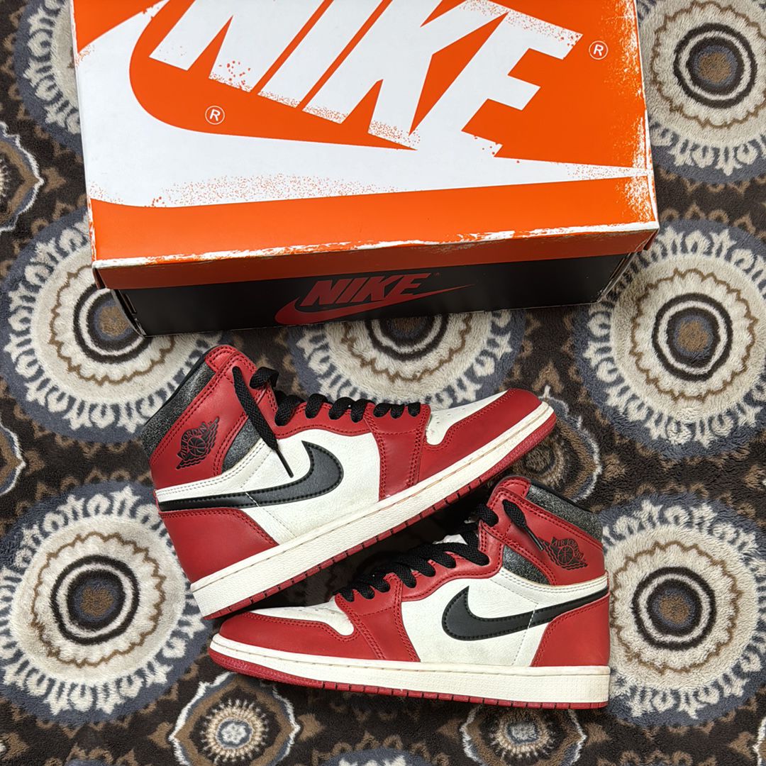 Nike Air Jordan 1 High OG "Lost & Found/Chicago"