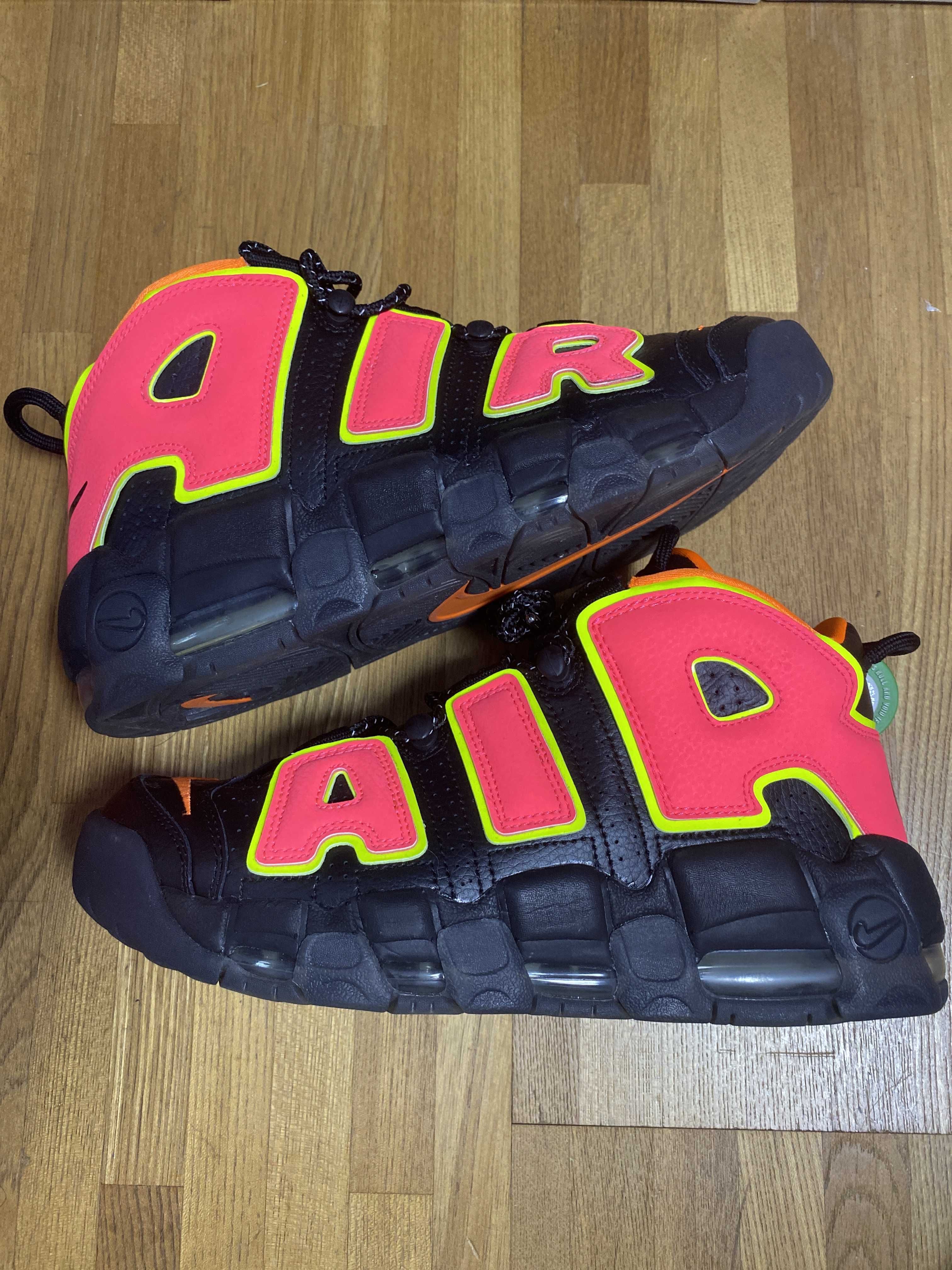 NIKE Women's AIR MORE UPTEMPO "HOT PUNCH"