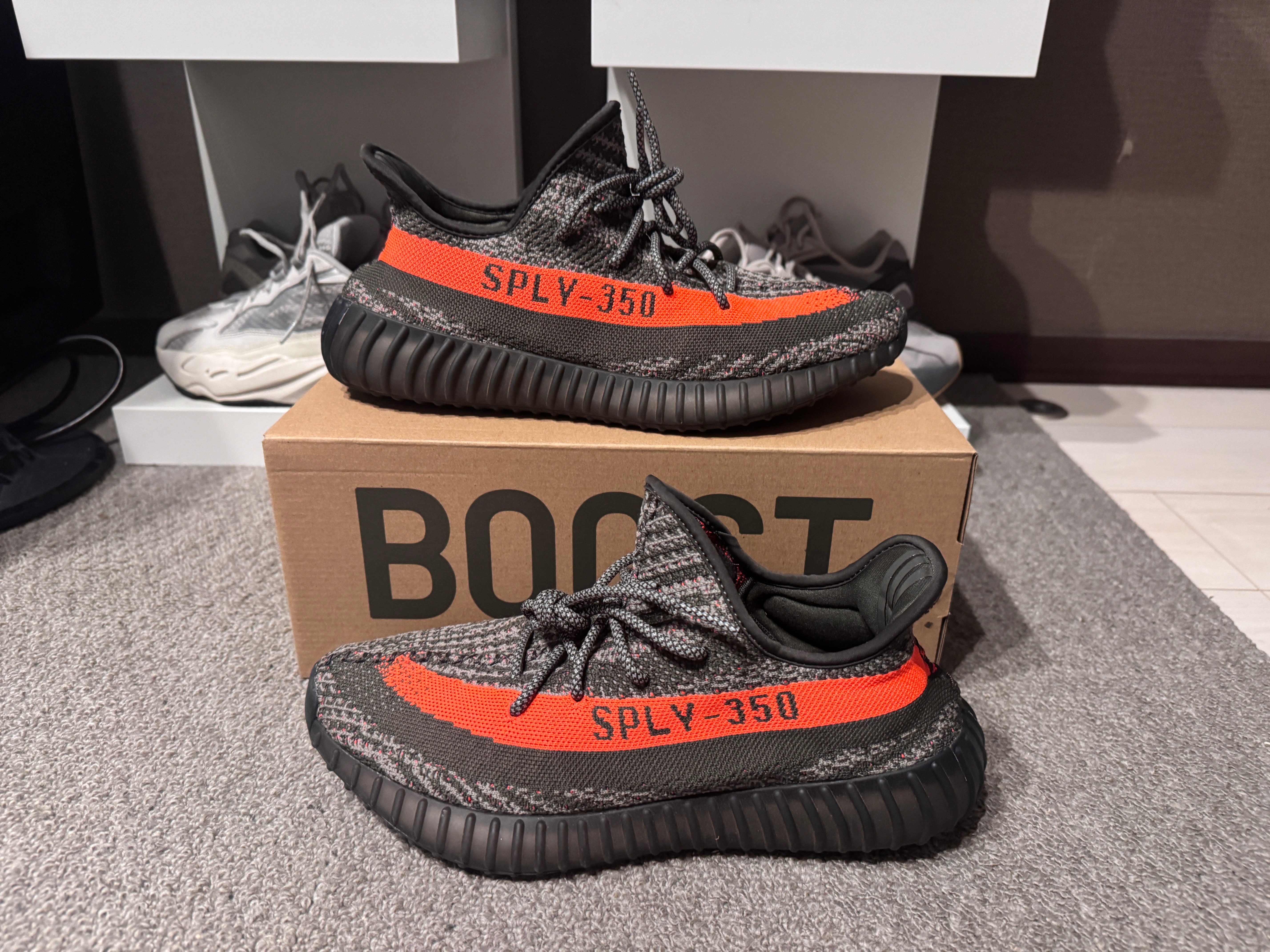 adidas YEEZY Boost 350V2 "Carbon Beluga"