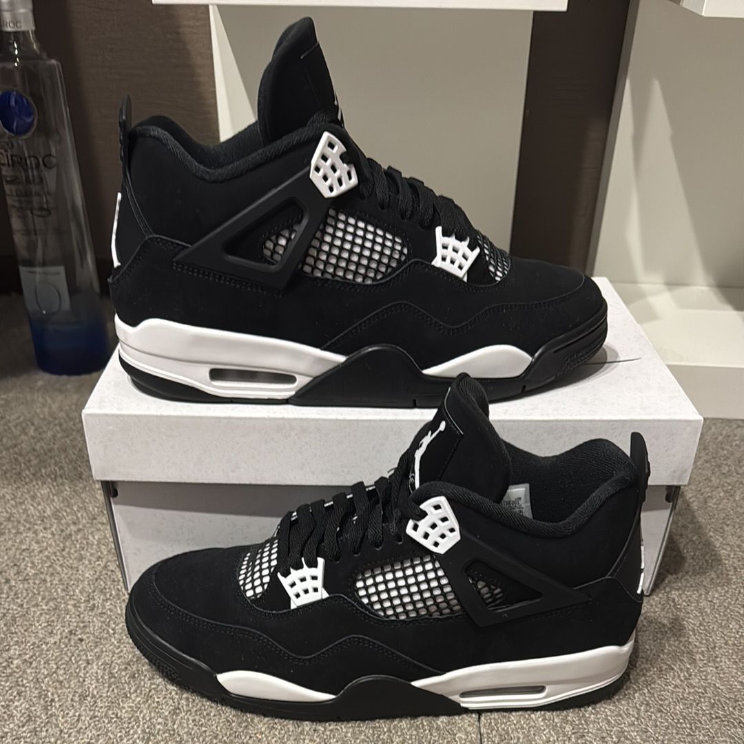 Nike Air Jordan 4 Retro "White Thunder"