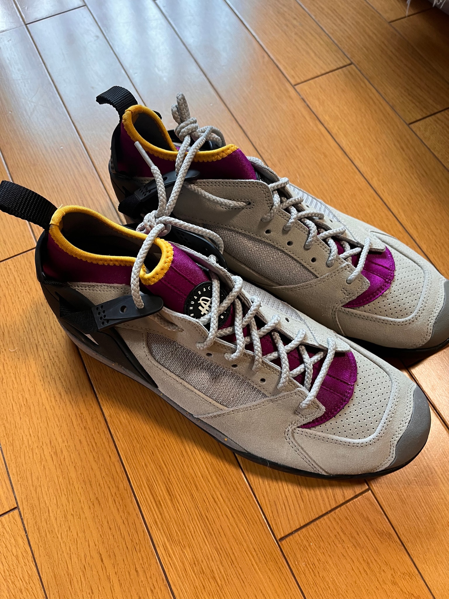 Nike ACG Air Revaderchi "Granite / Red Plum"