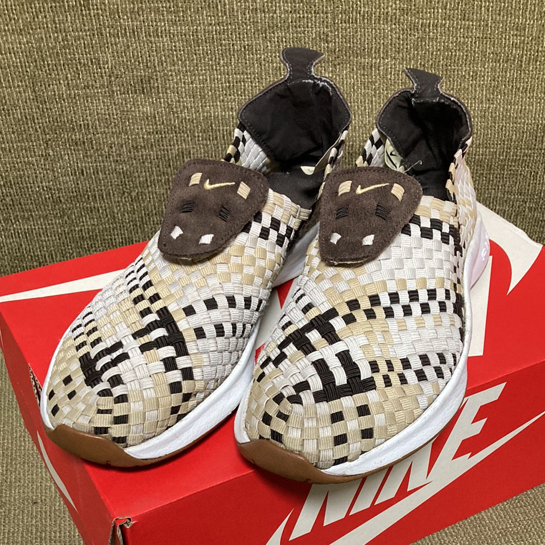 ナイキ エアウーブン "ベルベットブラウン"