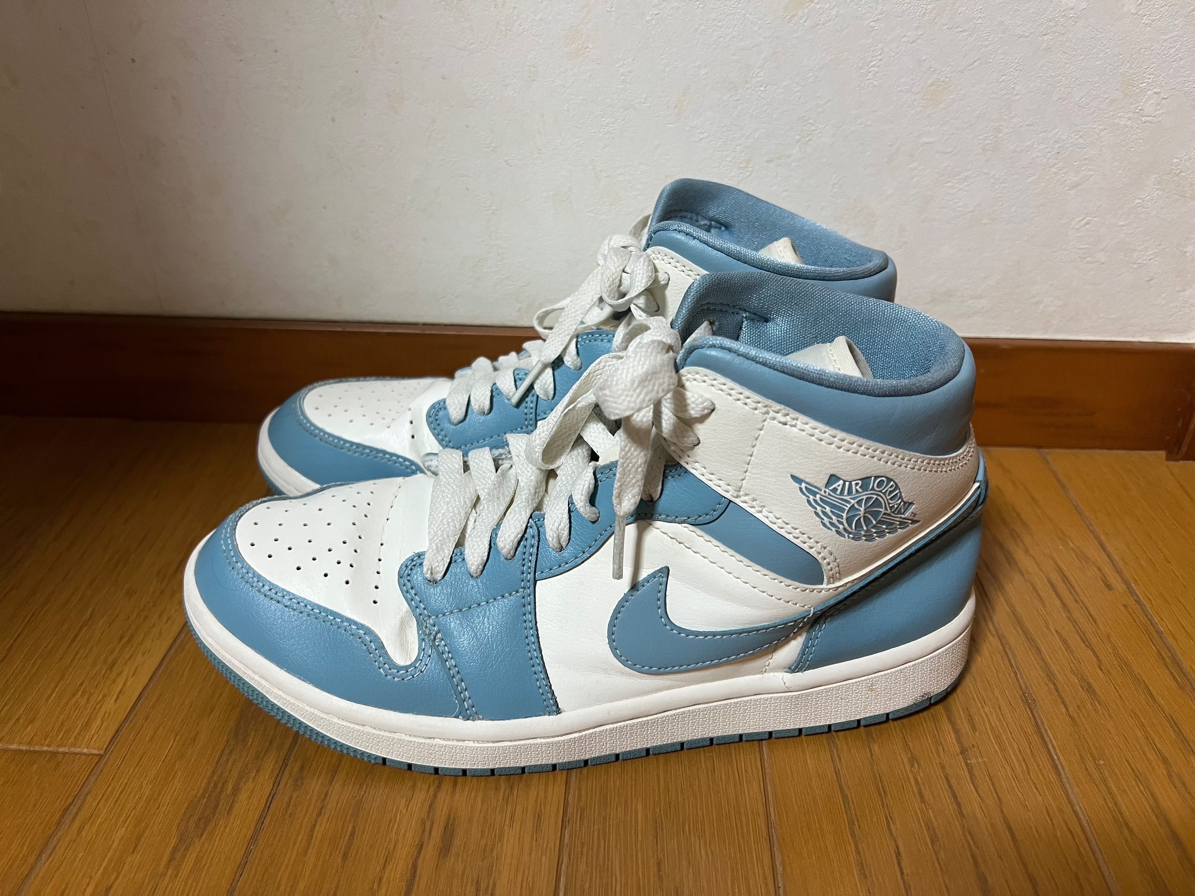 Nike Women's Air Jordan 1 Mid "University Blue"
