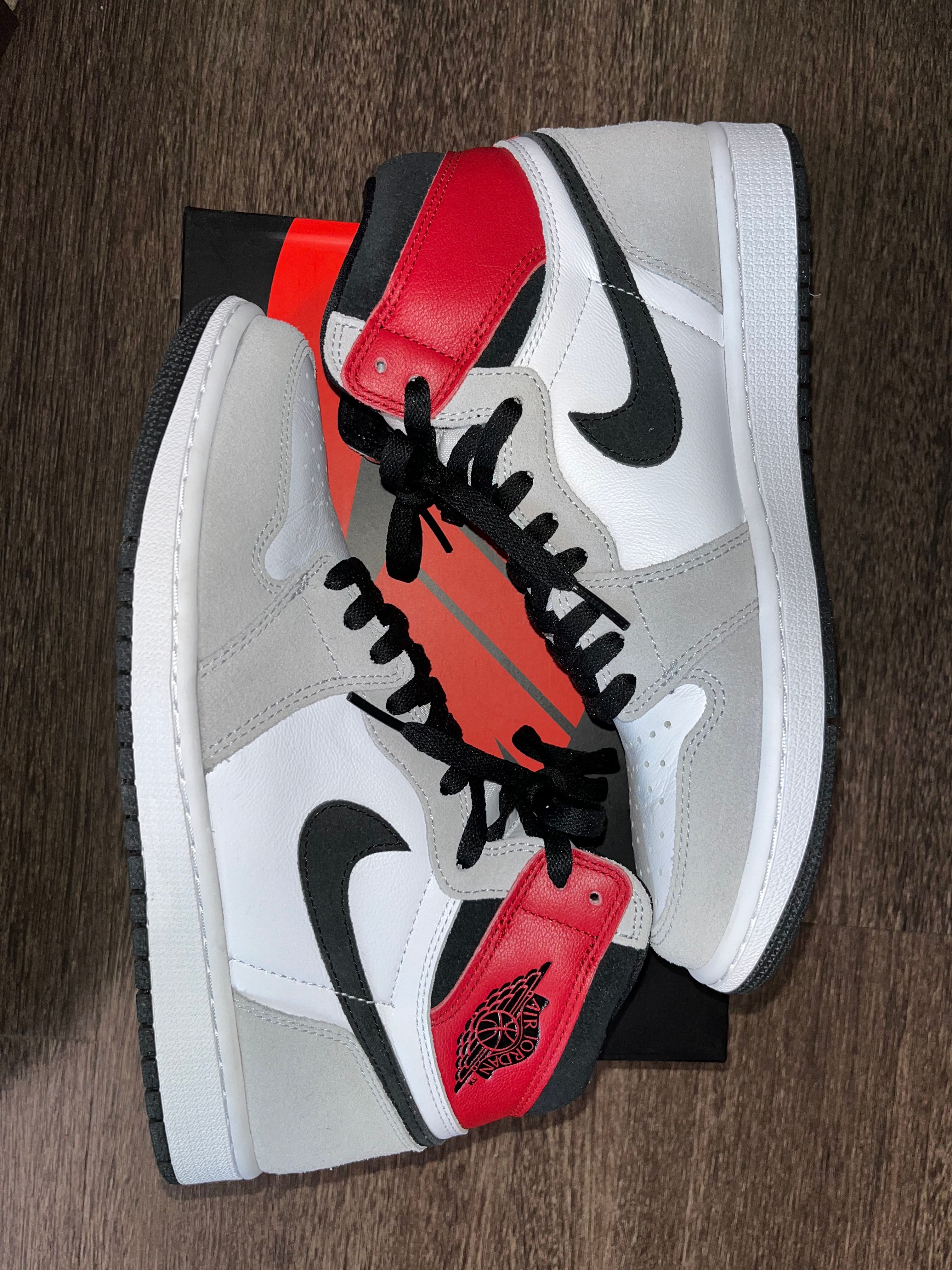 Nike Air Jordan 1 High OG "White/Black/Light Smoke Grey"