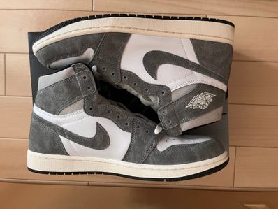 Nike Air Jordan 1 Retro High OG "Black and Smoke Grey"