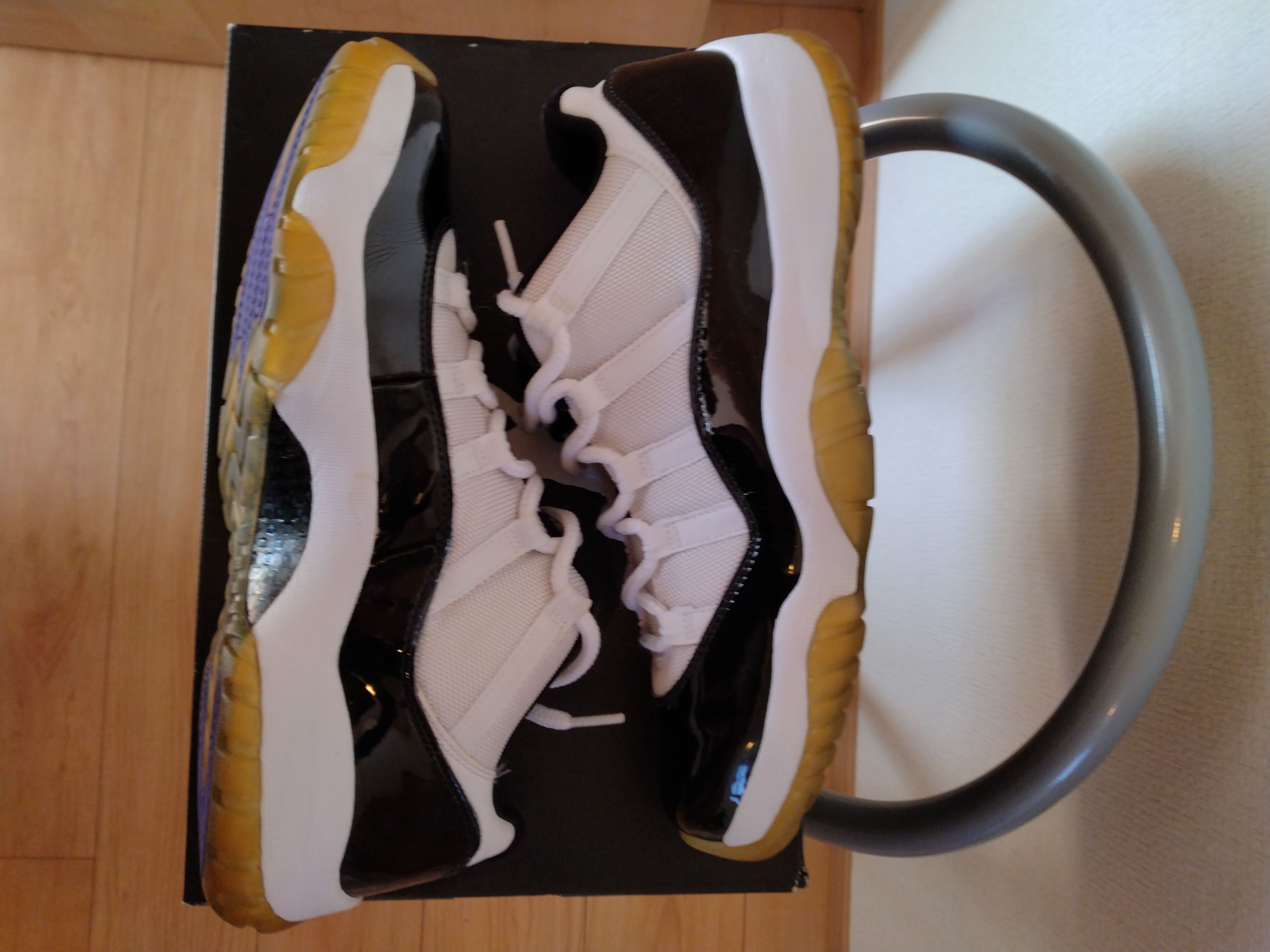 NIKE AIR JORDAN 11 RETRO LOW CONCORD