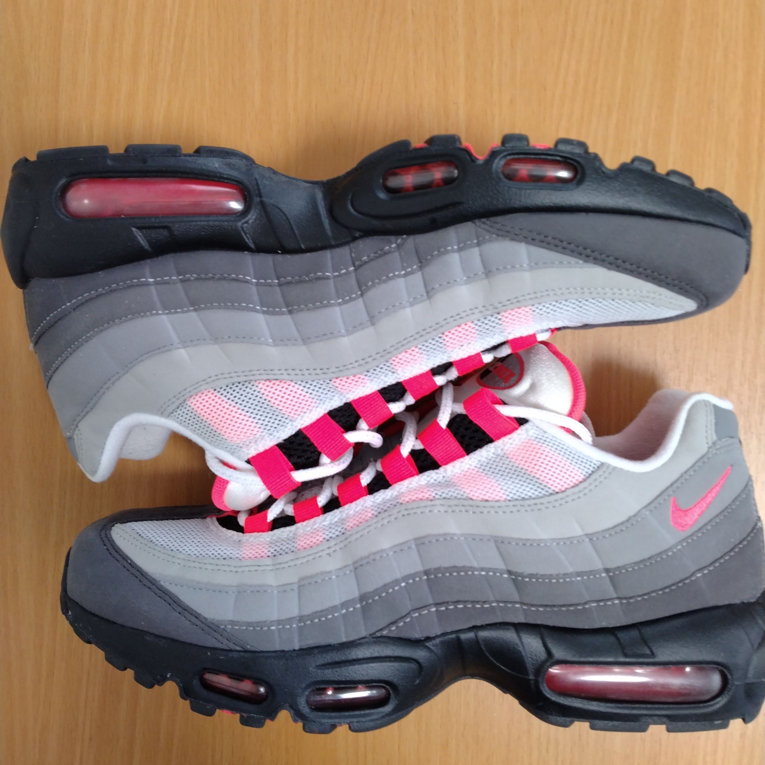 Nike Air Max 95 OG "White/Solar Red"