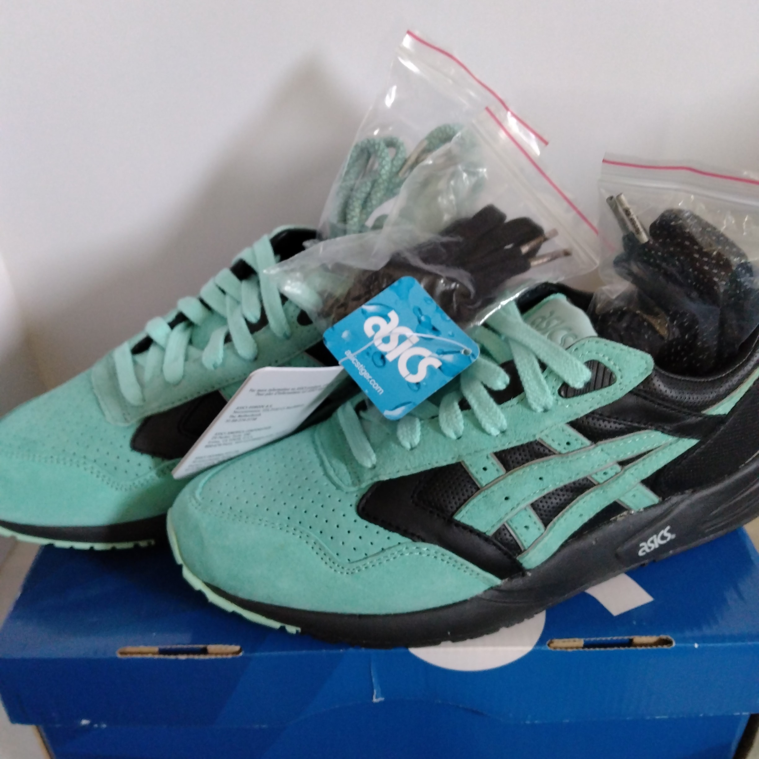 ダイアモンド サプリー カンパニー × ロニー・ファイグ × アシックス ゲルサガ "アクア ブルー ブラック"