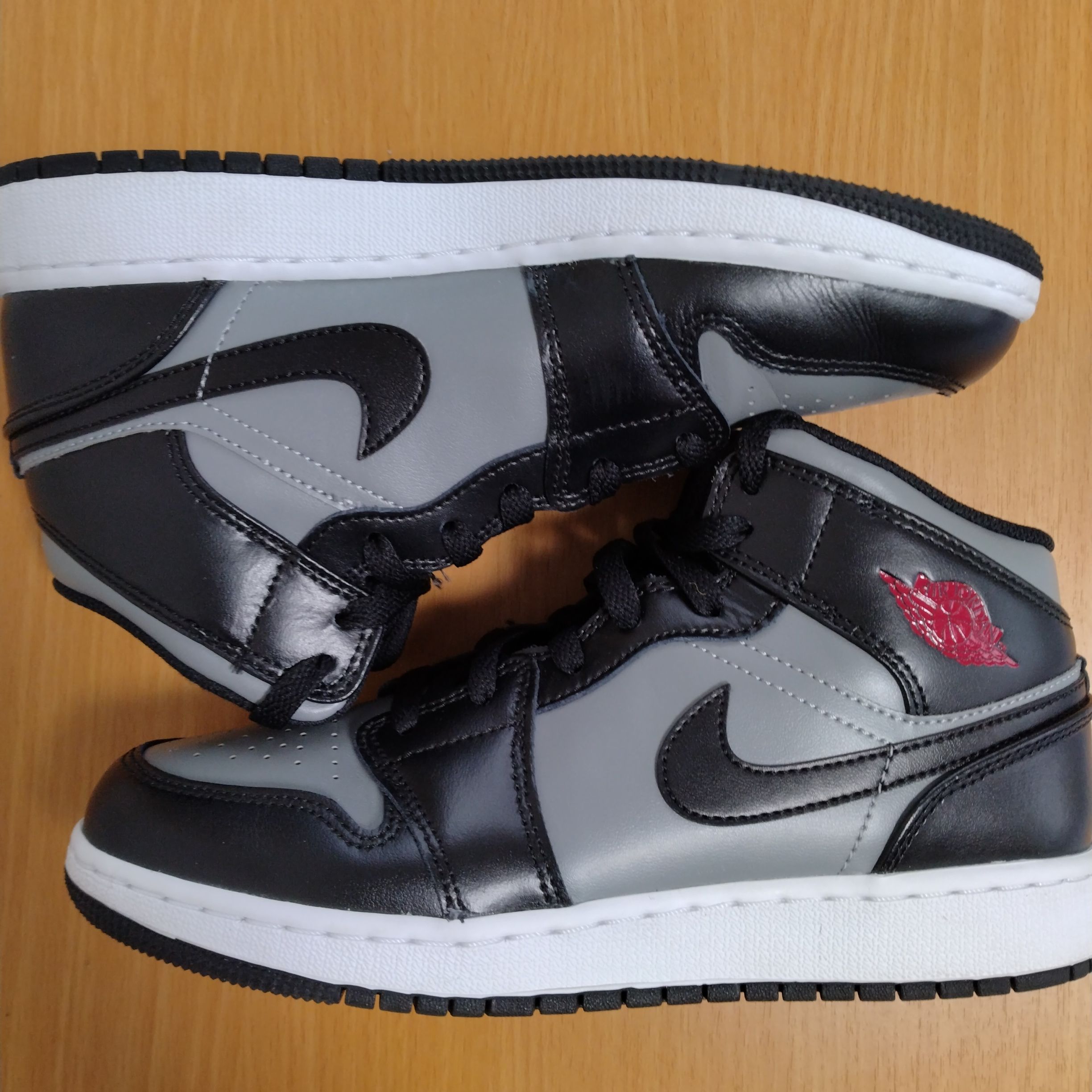 Nike GS Air Jordan 1 Mid "Shadow"
