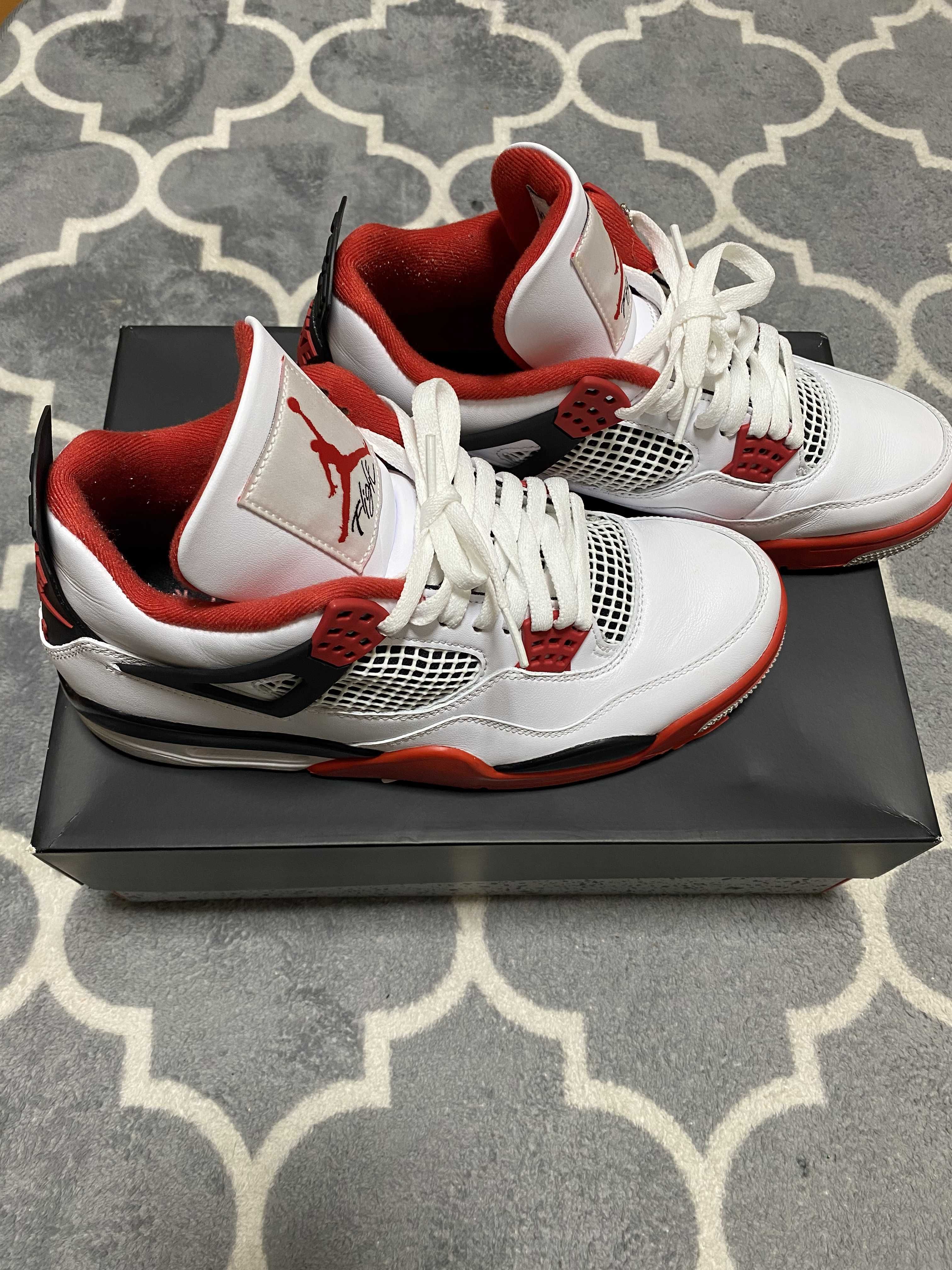Nike Air Jordan 4 Retro OG "Fire Red" (2020)