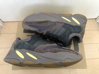 YEEZY BOOST 700 WAVE RUNNER DARK GREY