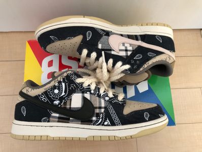 Travis Scott × Nike SB Dunk Low "Black/Parachute Beige"