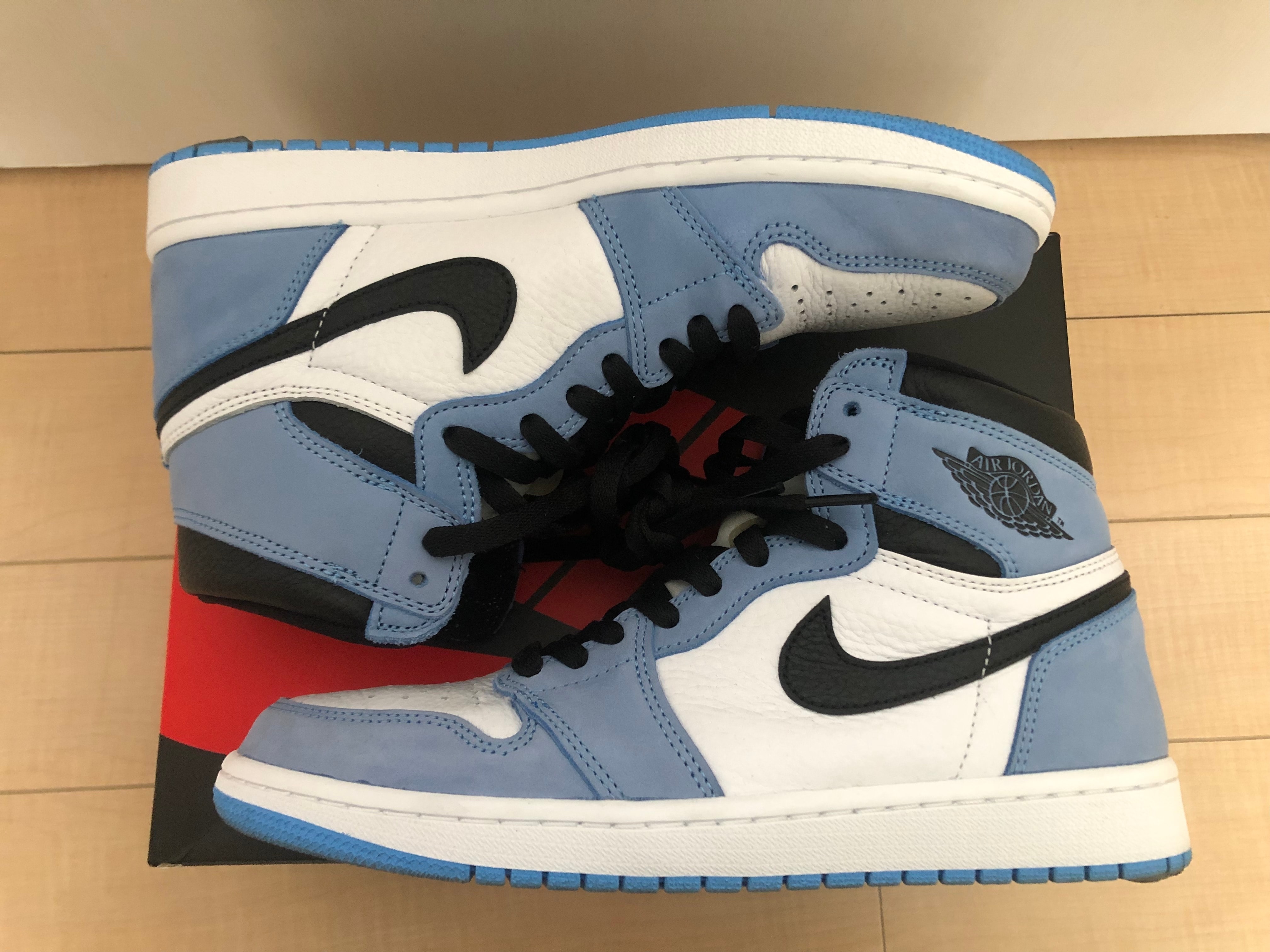 Nike Air Jordan 1 High OG "University Blue"