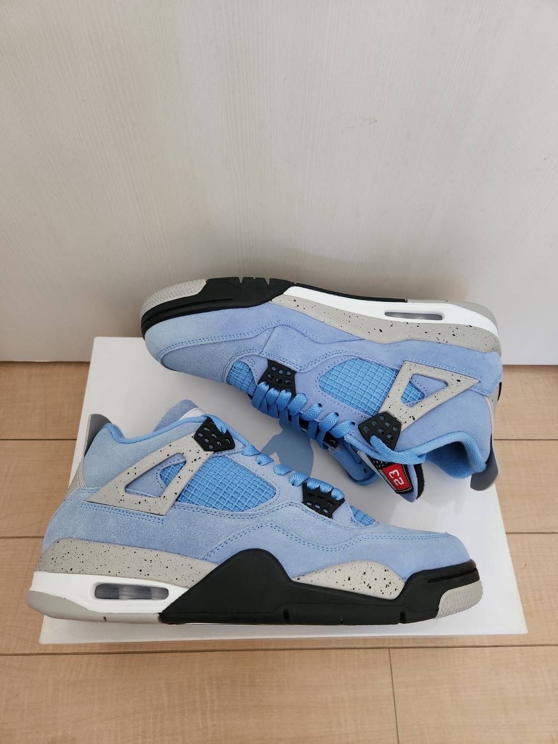 Nike Air Jordan 4 "University Blue"