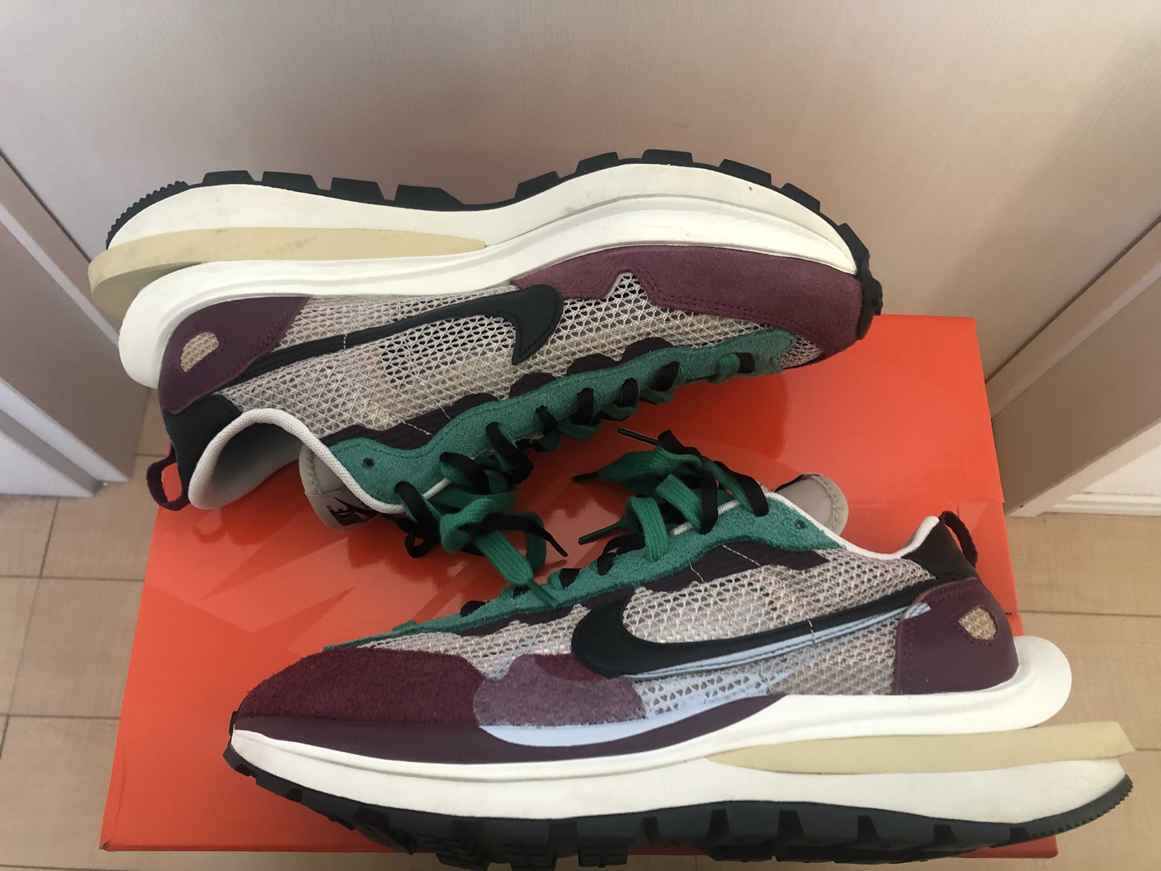 sacai × Nike Vapor Waffle "String/Red/Green"