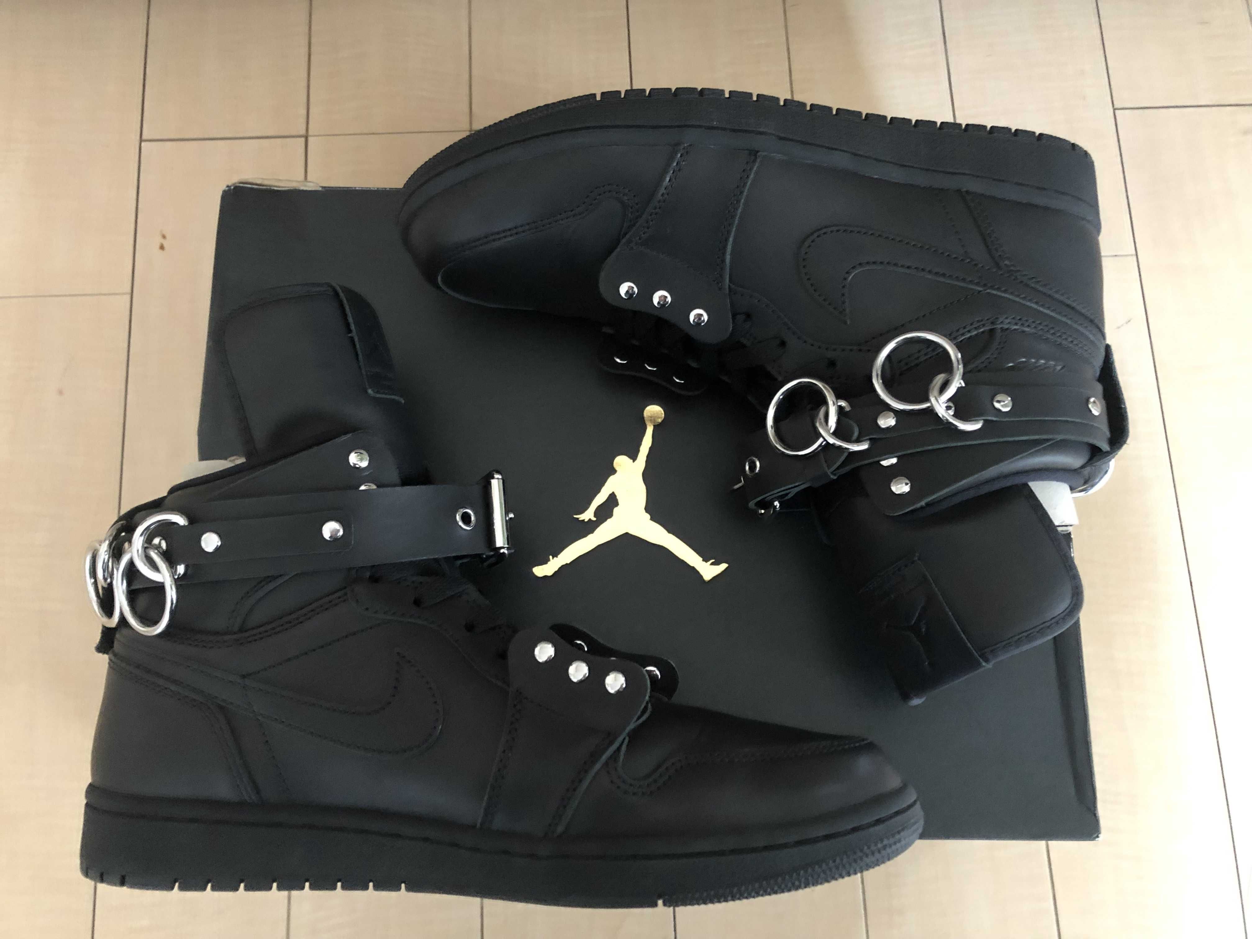 COMME des GARÇONS × Nike Air Jordan 1 High "Black"