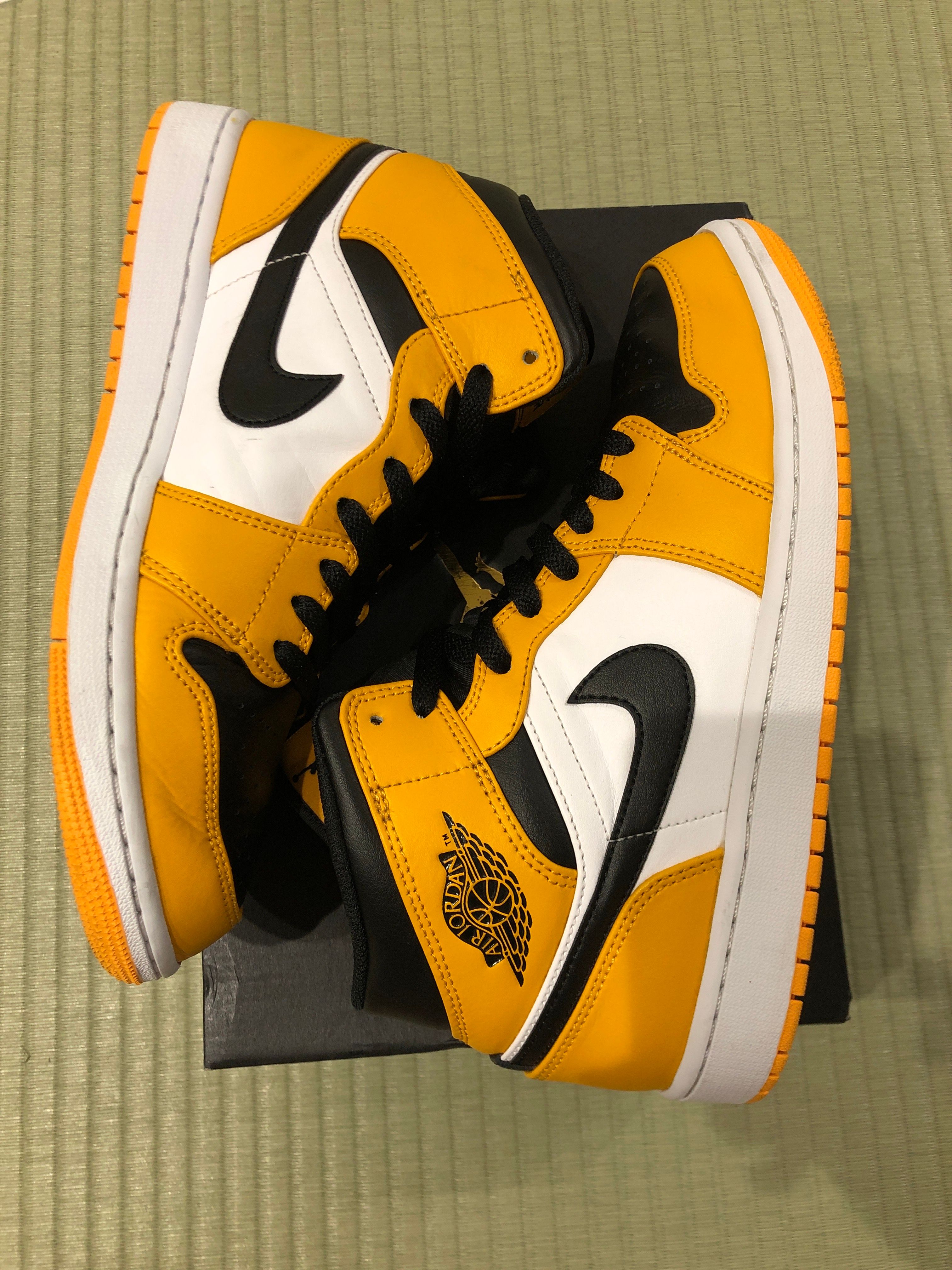 Nike Air Jordan 1 Mid "Taxi"