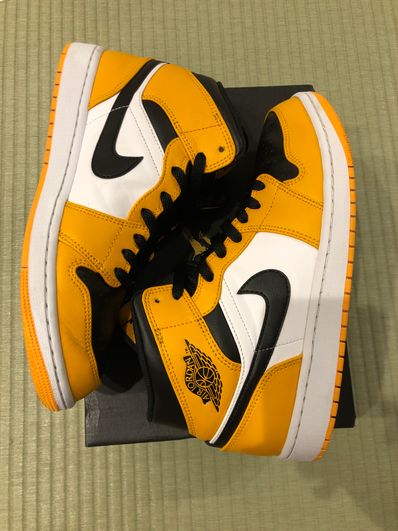 Nike Air Jordan 1 Mid "Taxi"