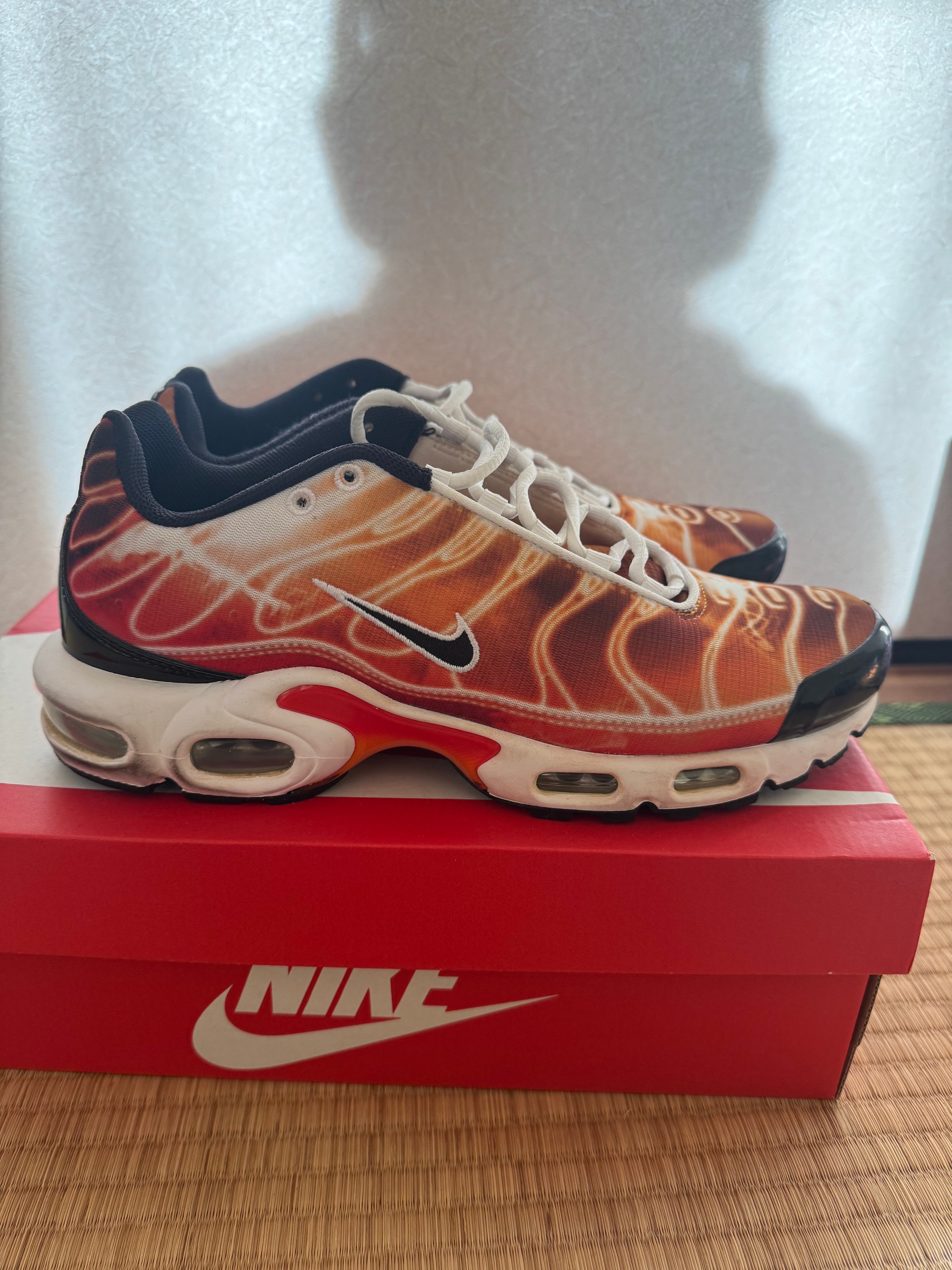 ナイキ エアマックスプラス "ソーラーフレア"