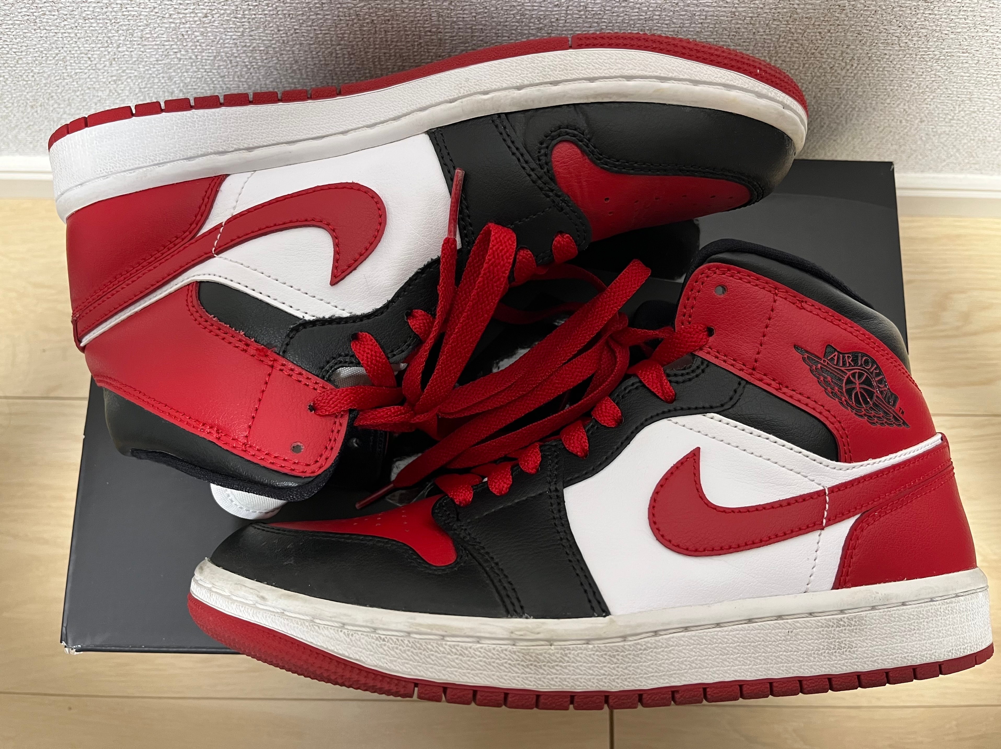 Nike Women's Air Jordan 1 Mid "Bred Toe"