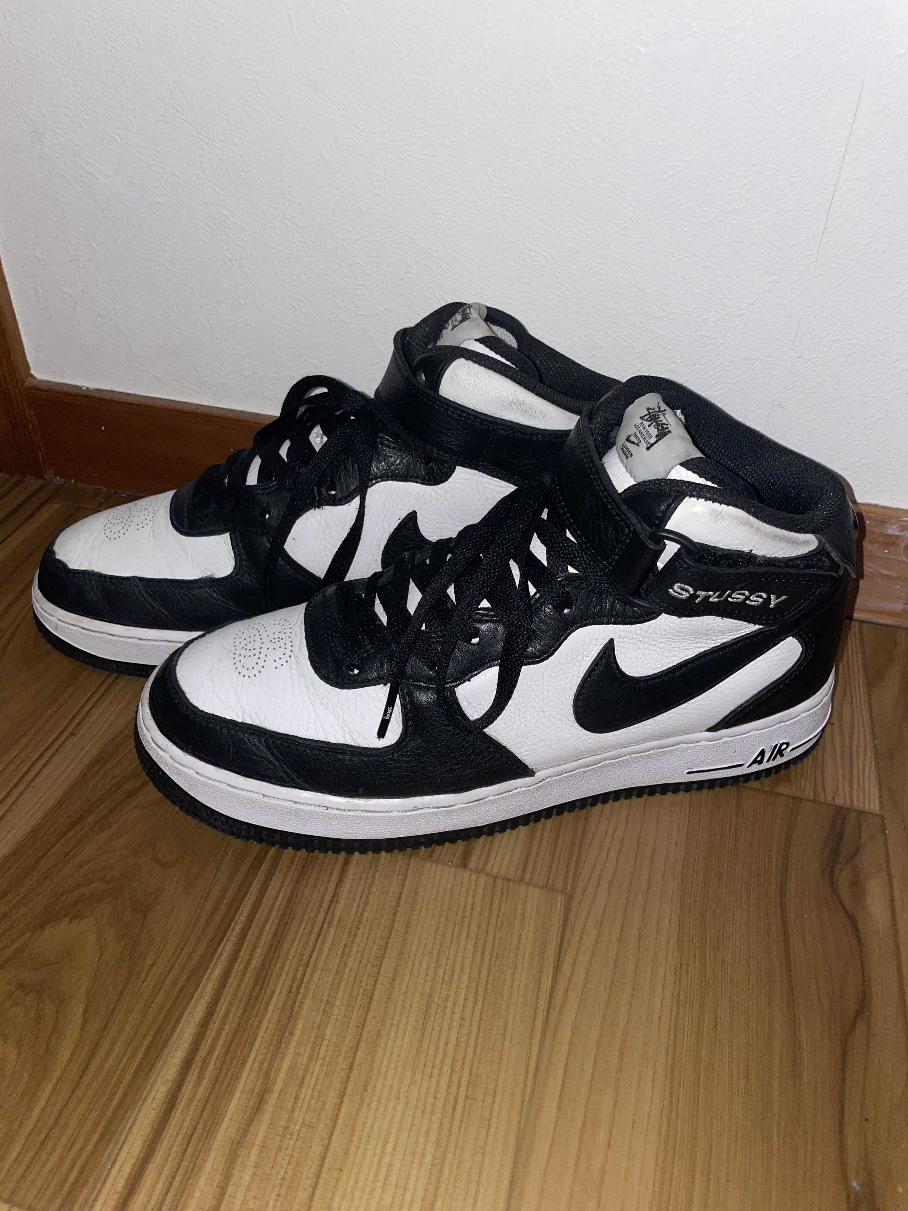 Stussy × Nike Air Force 1 Mid "Black and Light Bone"