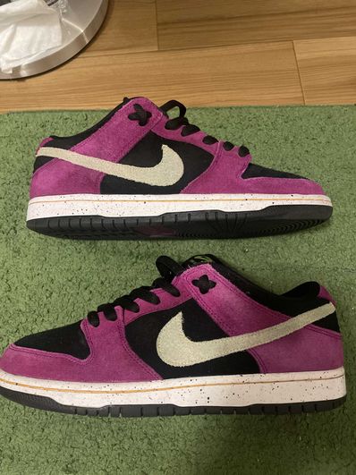 Nike SB Dunk Low "Red Plum"