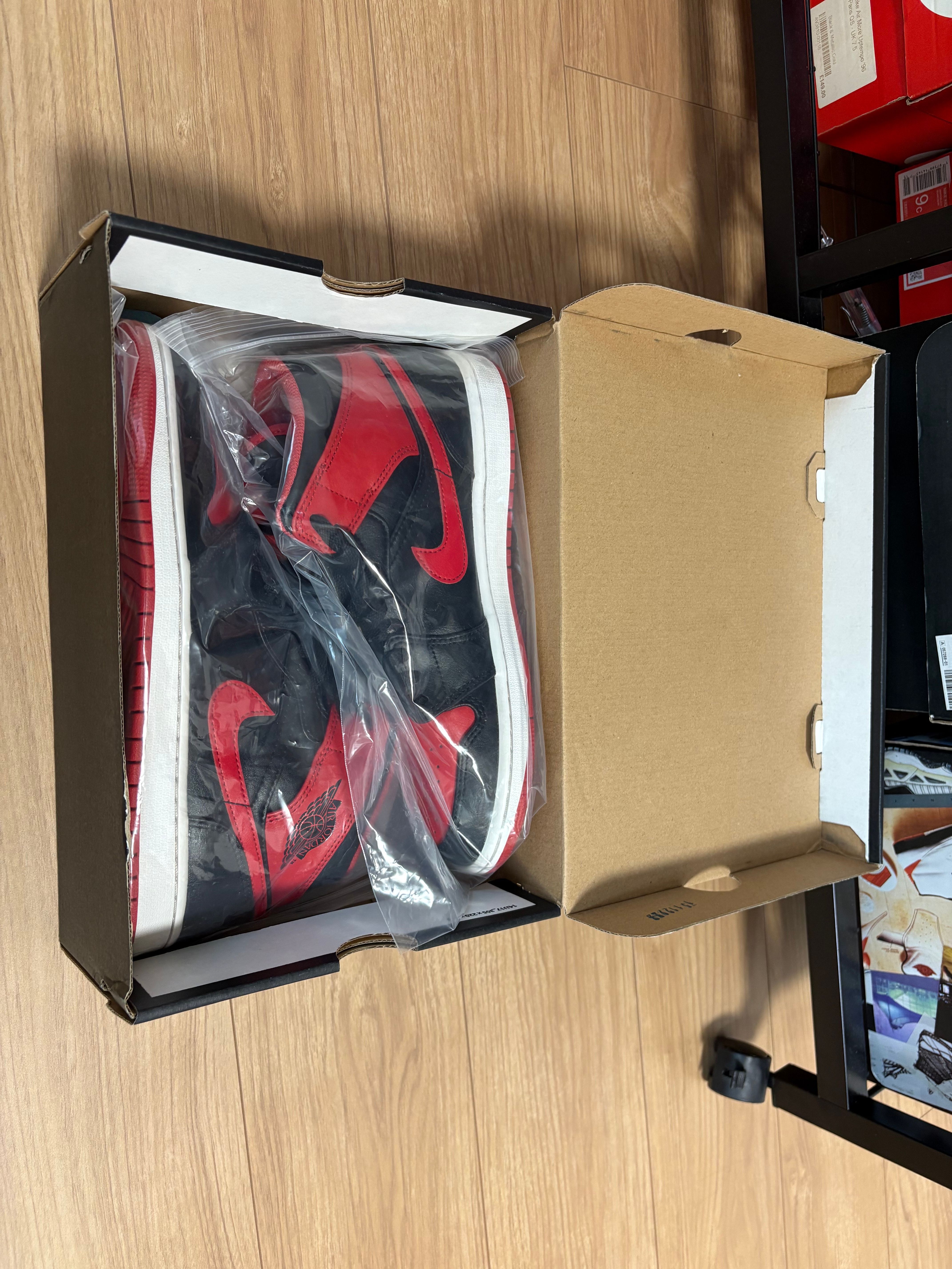 Nike Air Jordan 1 Mid "Bred Toe"