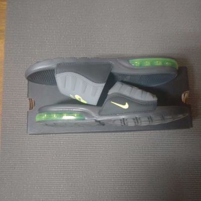 Nike Air Max Camden "Dark Volt"