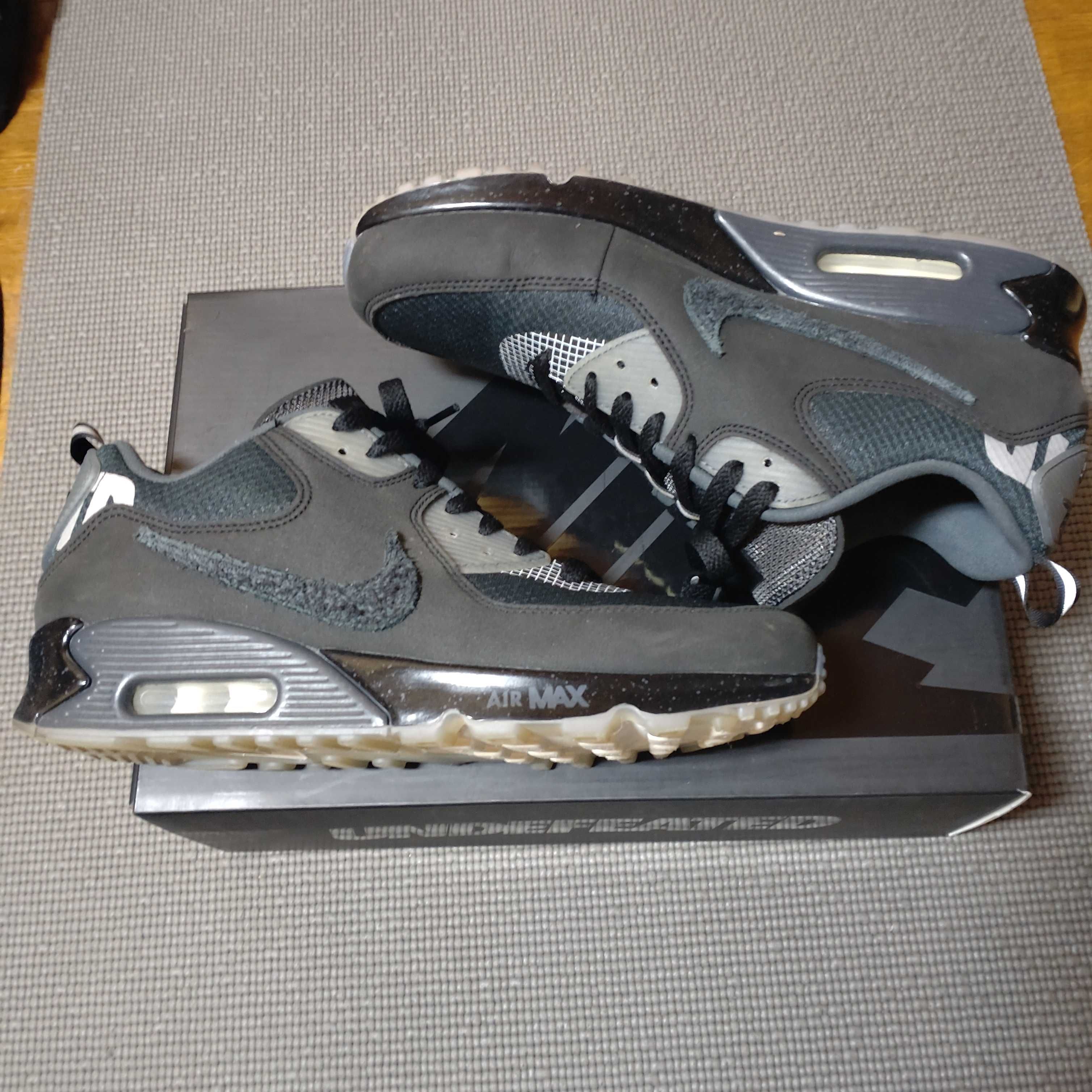 UNDEFEATED × Nike Air Max 90 "Black/Rush Pink"