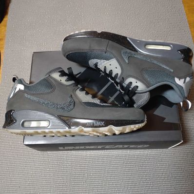 UNDEFEATED × Nike Air Max 90 "Black/Rush Pink"