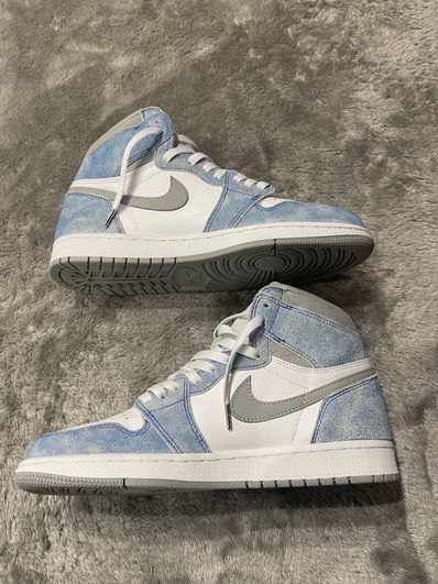 Nike Air Jordan 1 High OG "Hyper Royal"