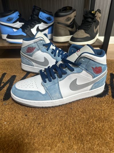 Nike Air Jordan 1 Mid SE "White/Hyper Royal/Red"