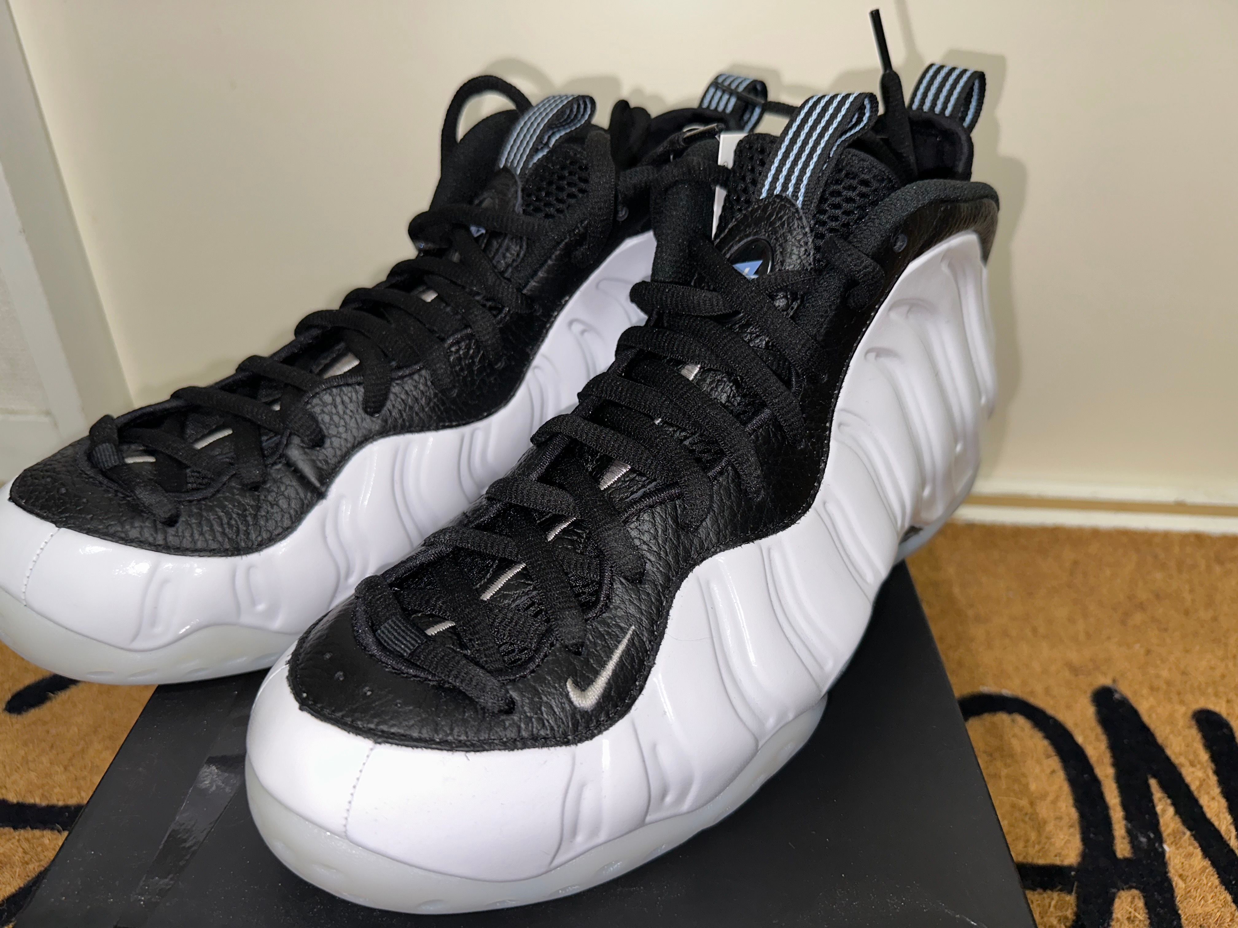Nike Air Foamposite One "White and Black"
