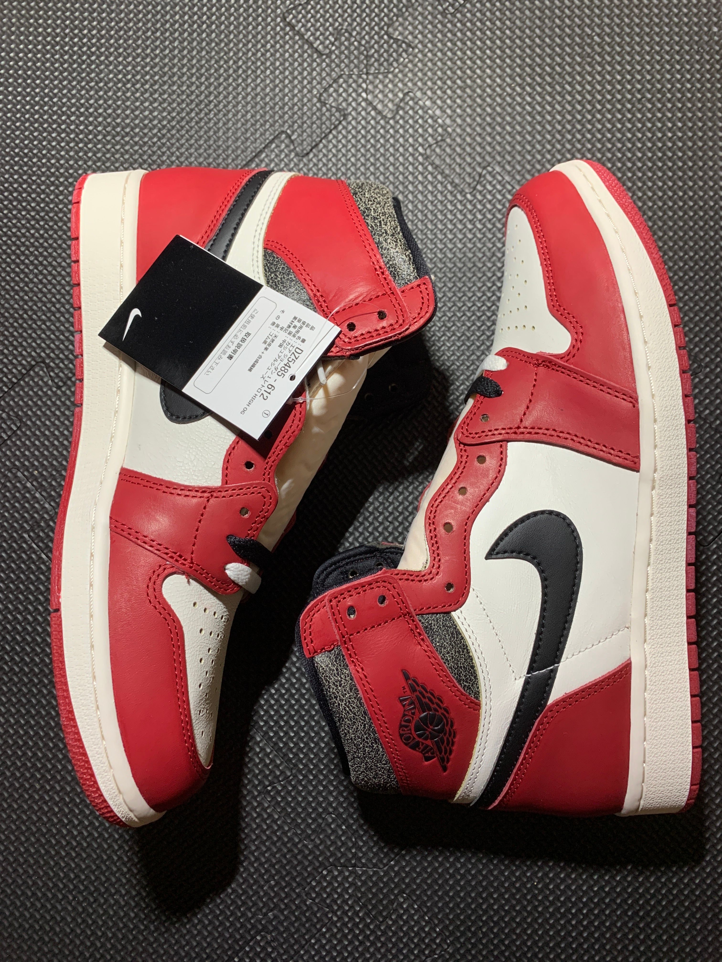 Nike Air Jordan 1 High OG "Lost & Found/Chicago"