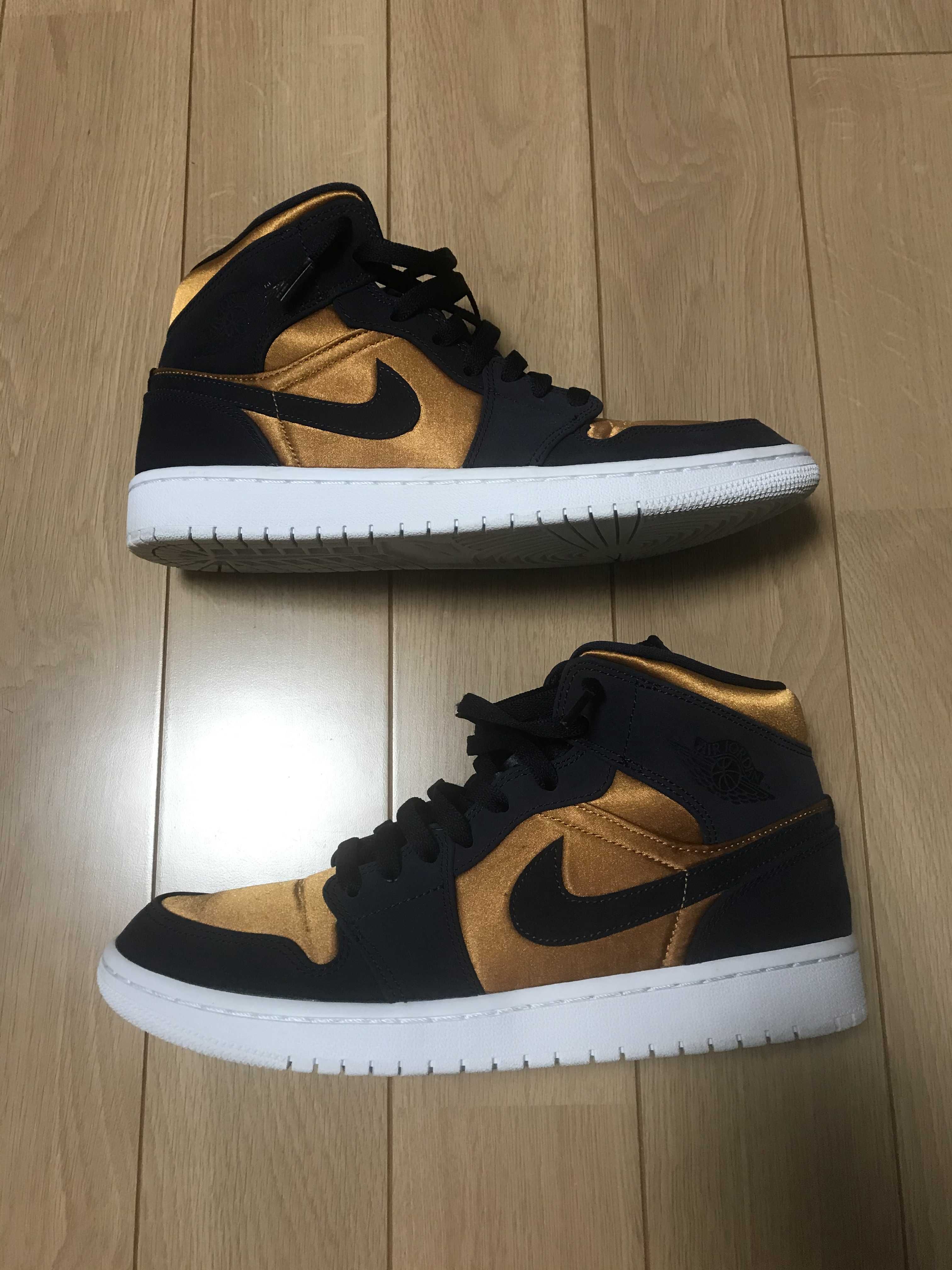NIKE AIR JORDAN1 MID "SATIN GOLD"