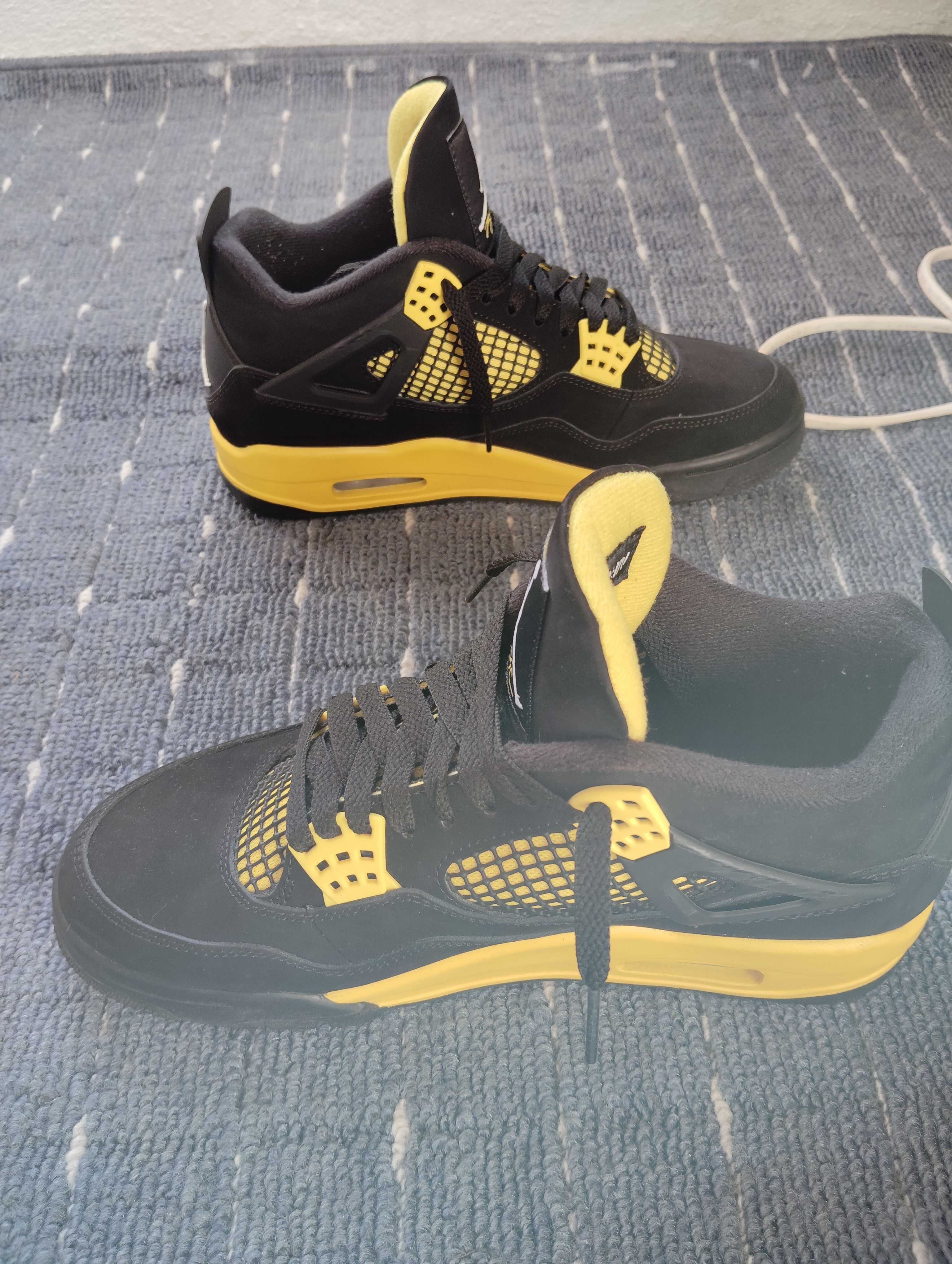 Nike Air Jordan 4 Retro "Thunder"(2023)