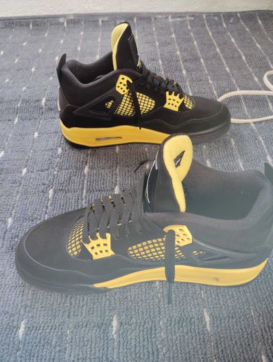 Nike Air Jordan 4 Retro "Thunder"(2023)