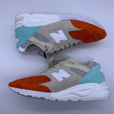 KITH × New Balance 990V2 "Cyclades"