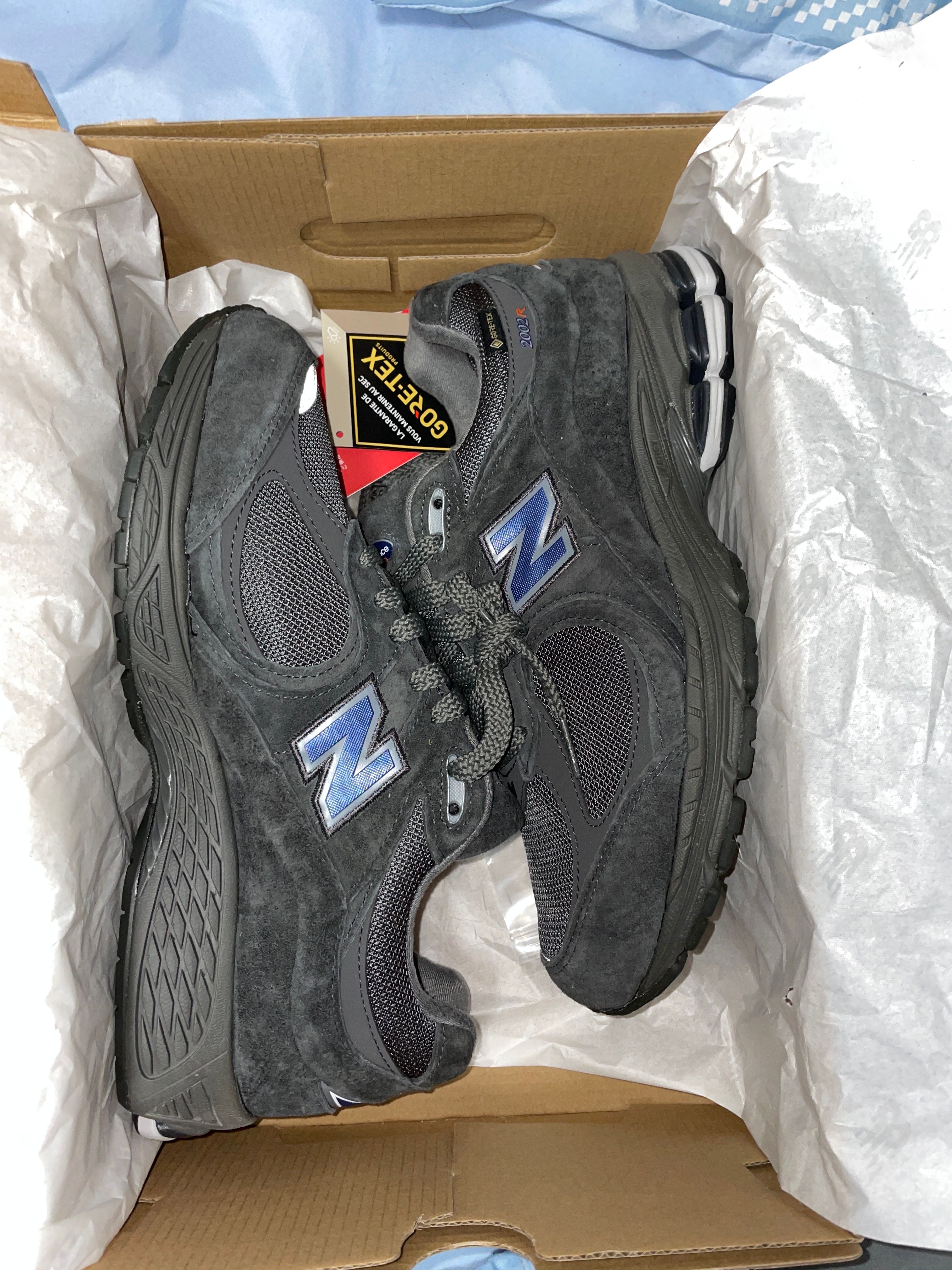 BEAMS × New Balance 2002R GORE-TEX "Charcoal"