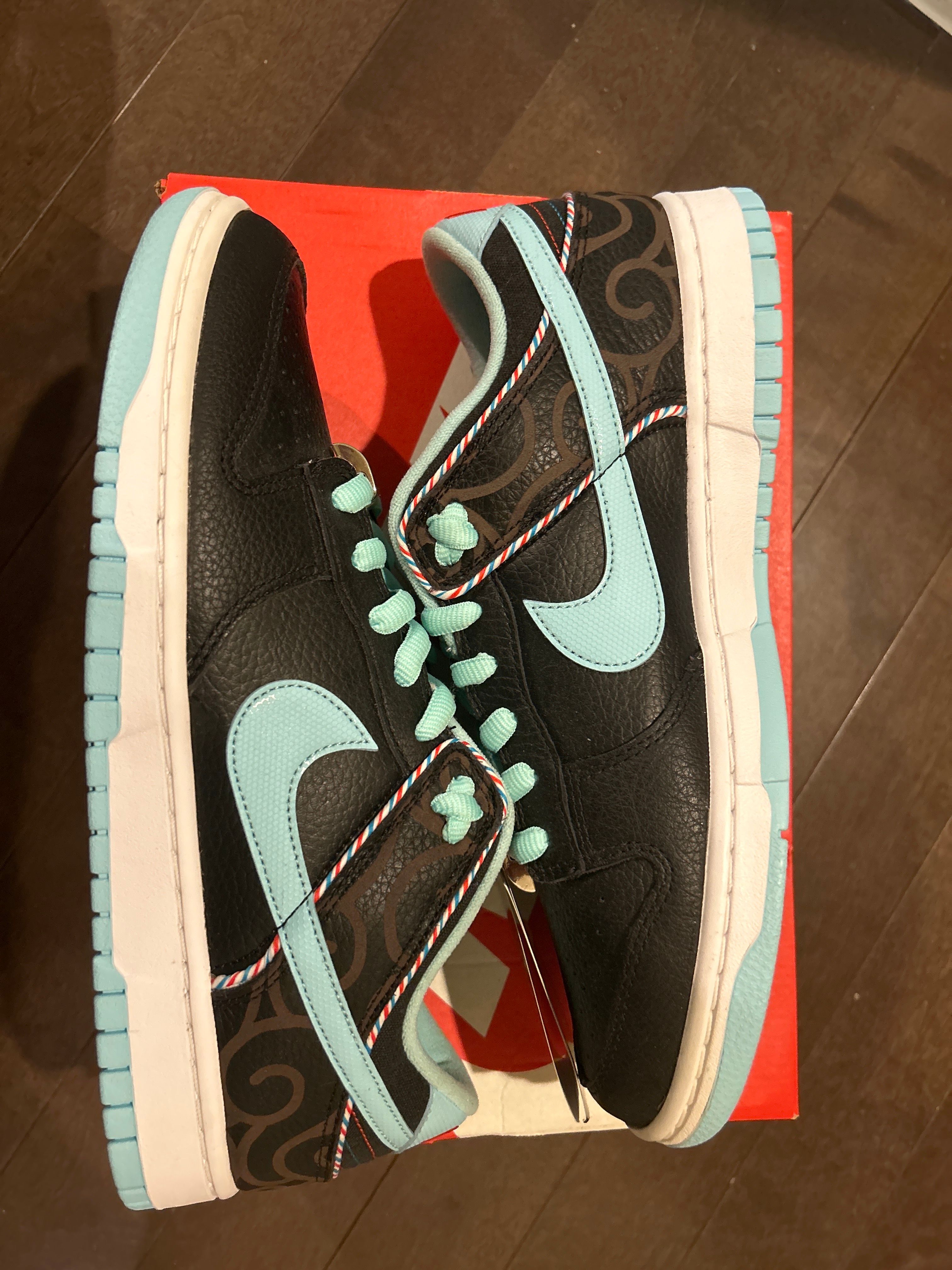 Nike Dunk Low "Barber Shop"