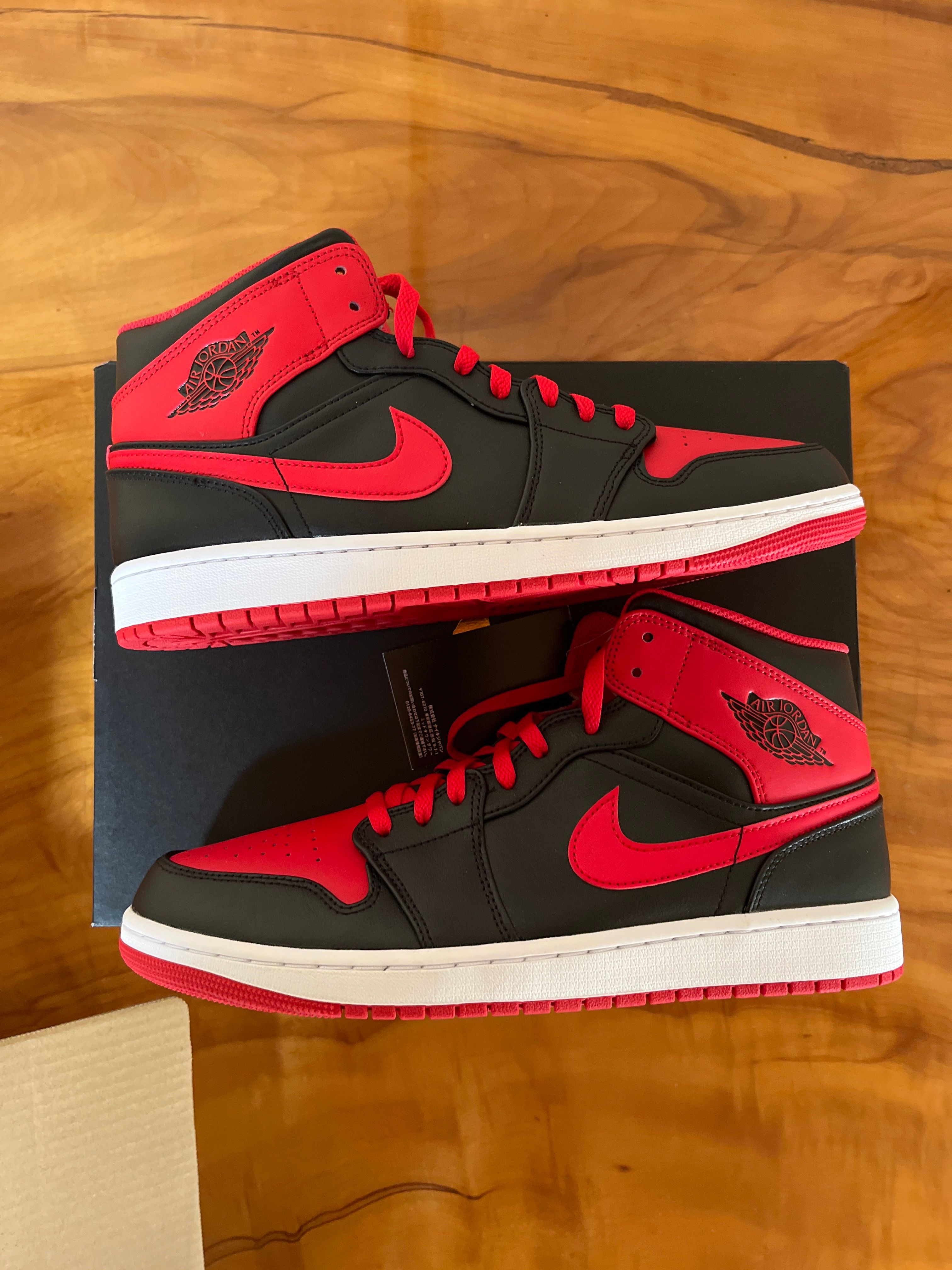 Nike Air Jordan 1 Mid "Bred Toe"