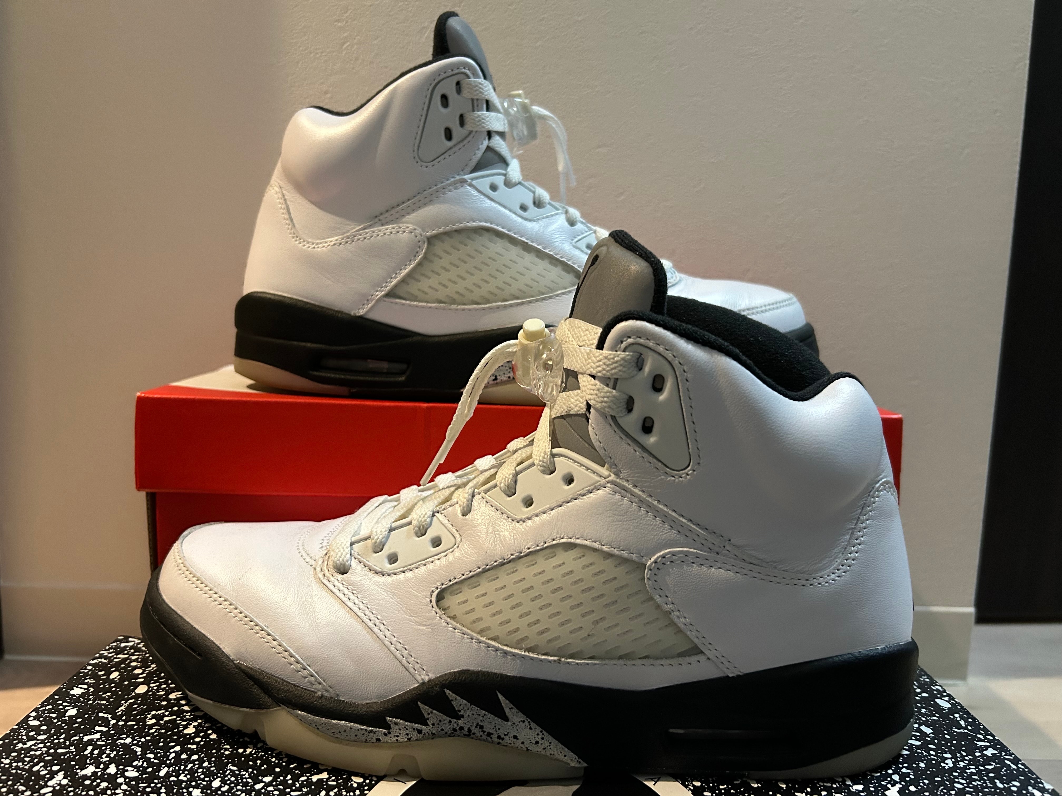 Nike Air Jordan 5 Retro "White and Black"