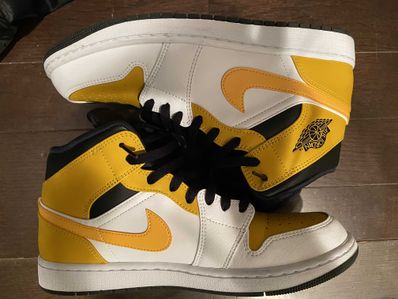 Nike Air Jordan 1 Mid "University Gold"