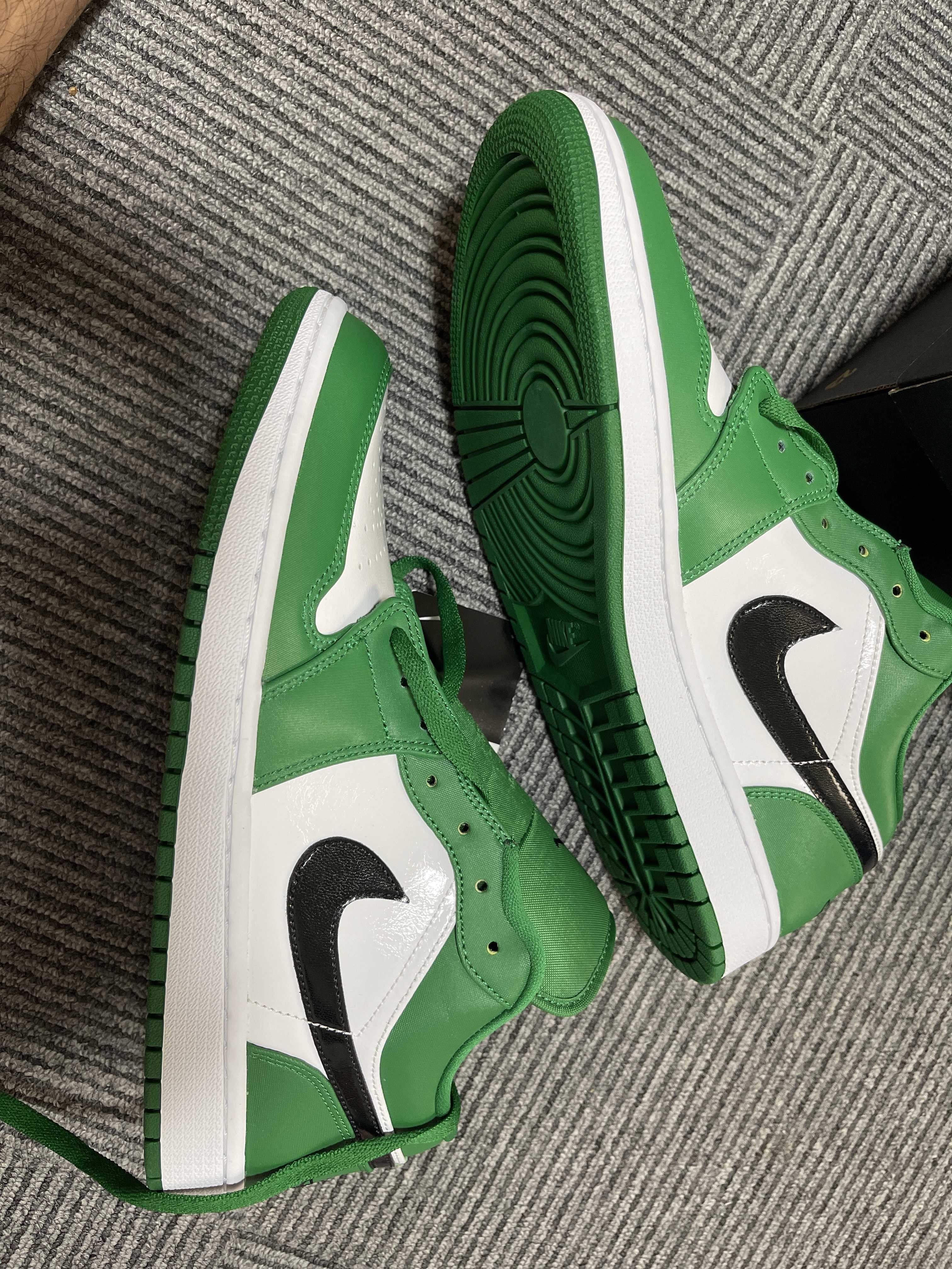 Nike Air Jordan 1 Low "Pine Green/White"