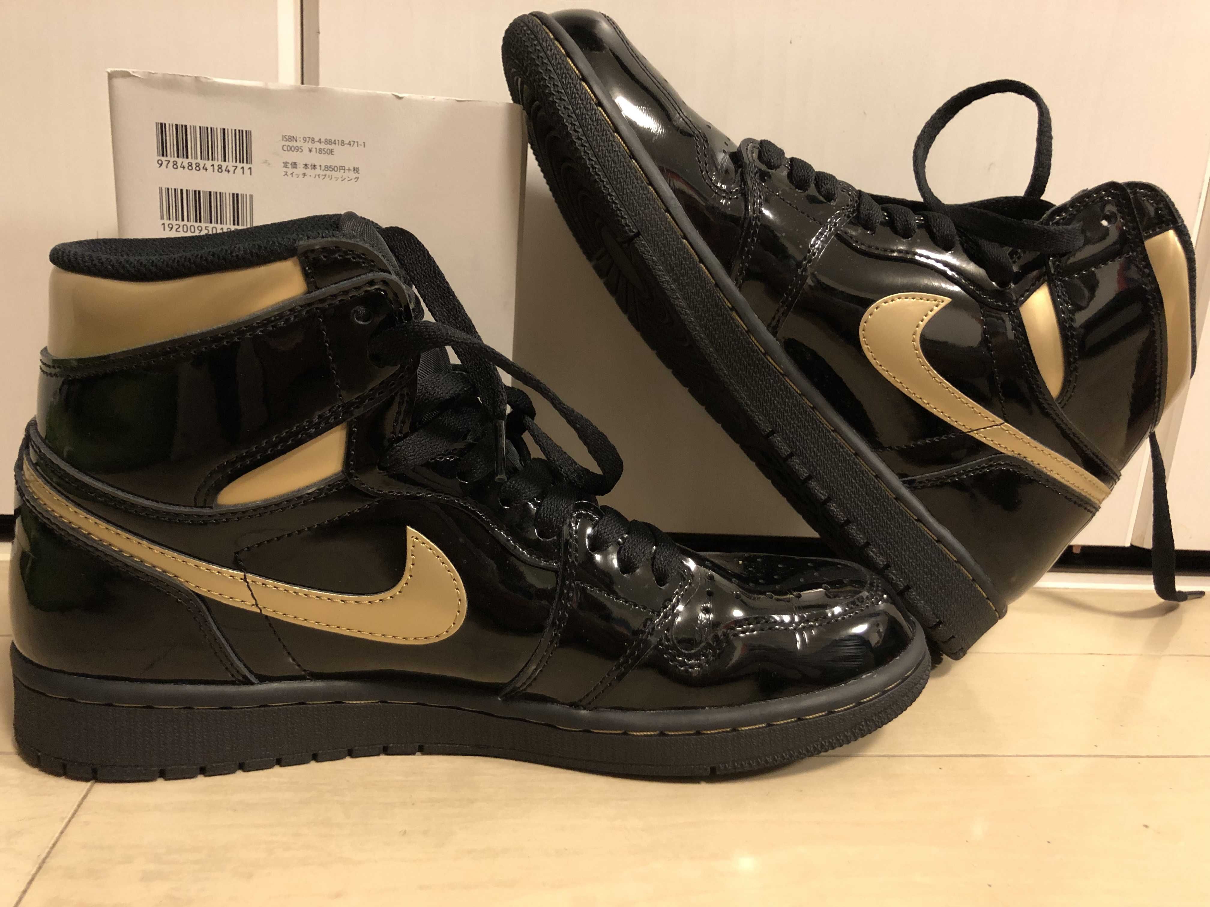 Nike Air Jordan 1 High OG "Black-Metalic Gold"