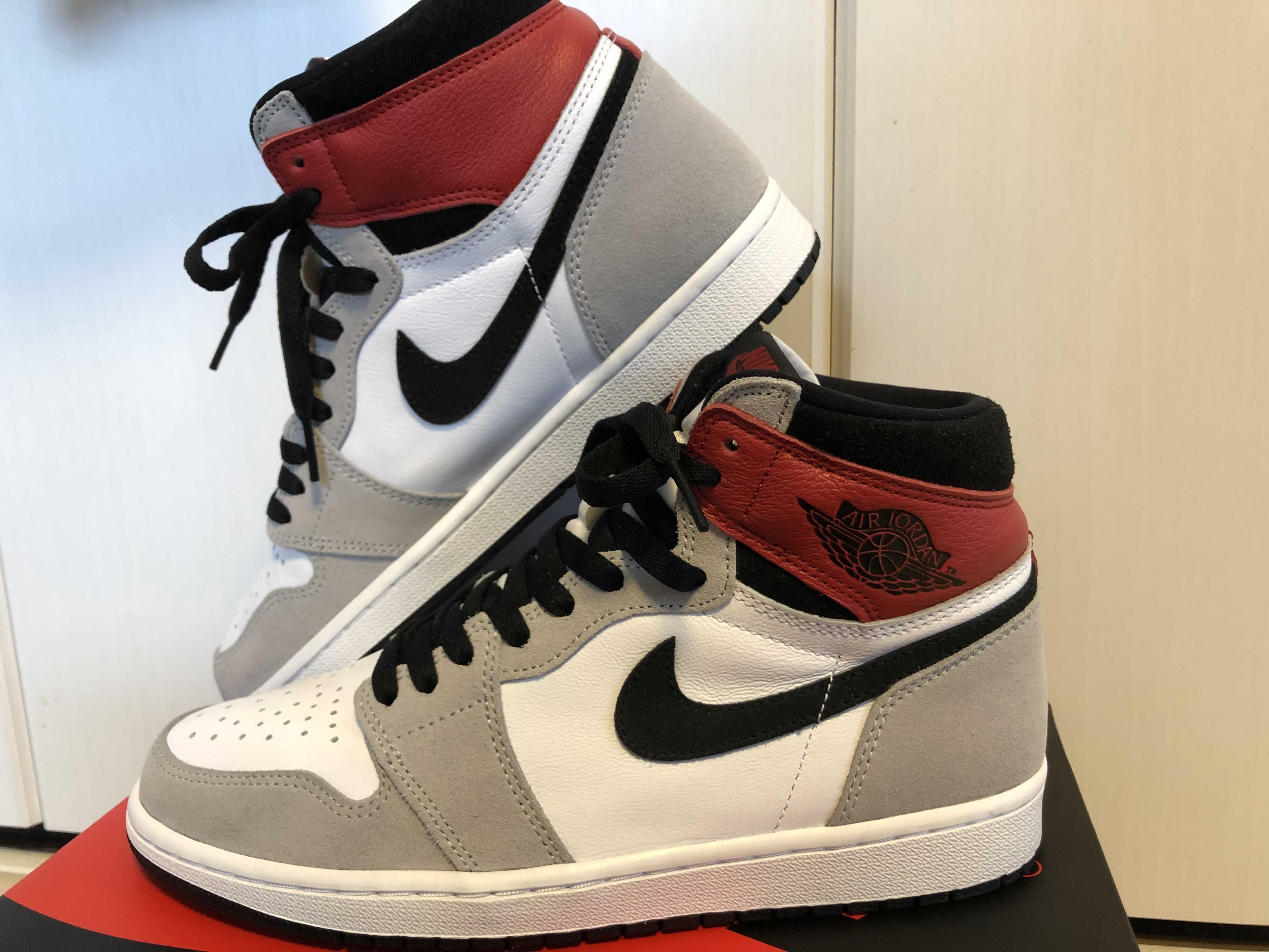 Nike Air Jordan 1 High OG "White/Black/Light Smoke Grey"