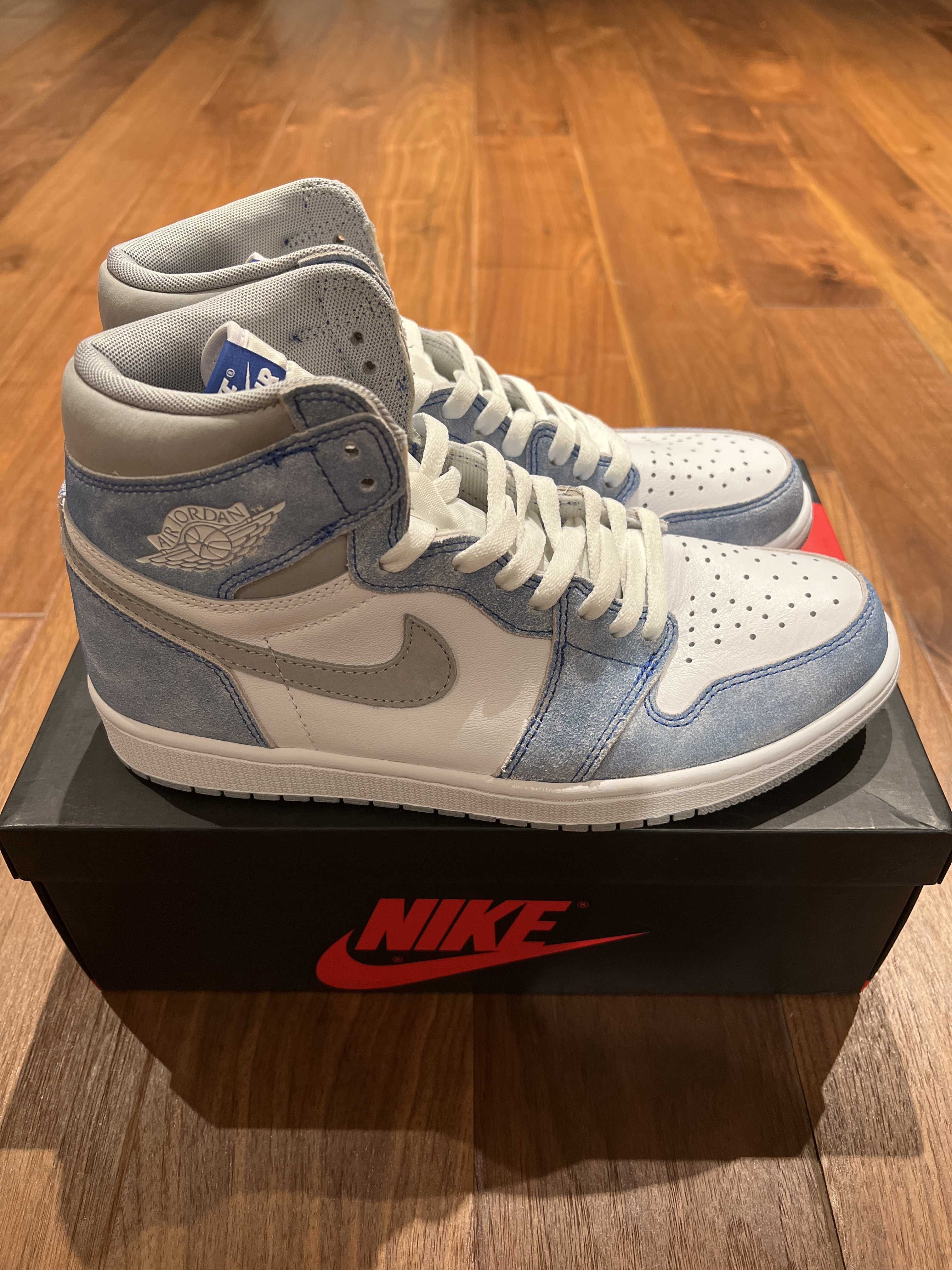 Nike Air Jordan 1 High OG "Hyper Royal"