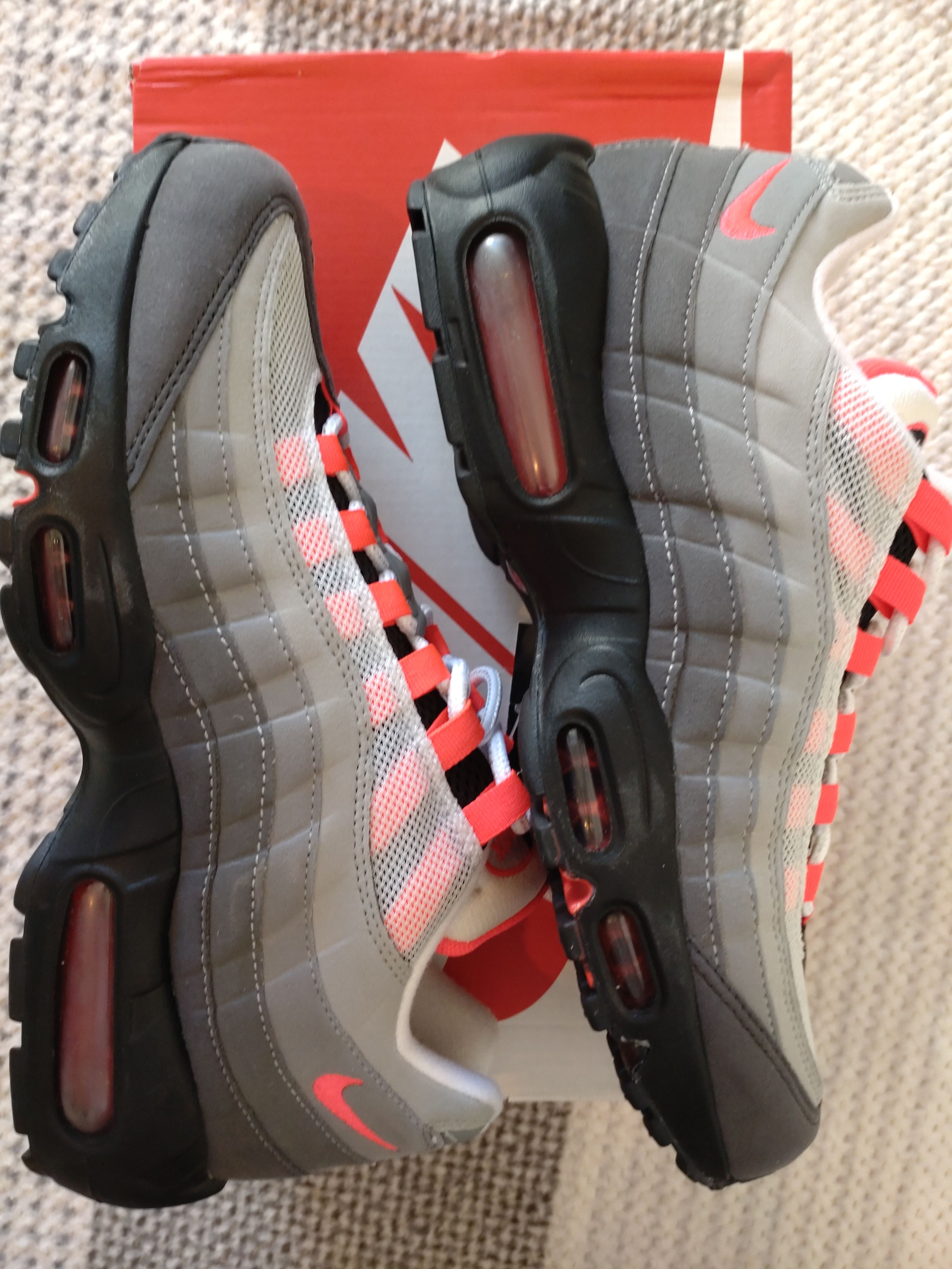 Nike Air Max 95 OG "White/Solar Red"