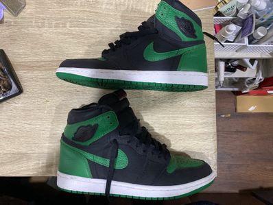 Nike Air Jordan 1 Retro High OG "Black/Pine Green" (2020)