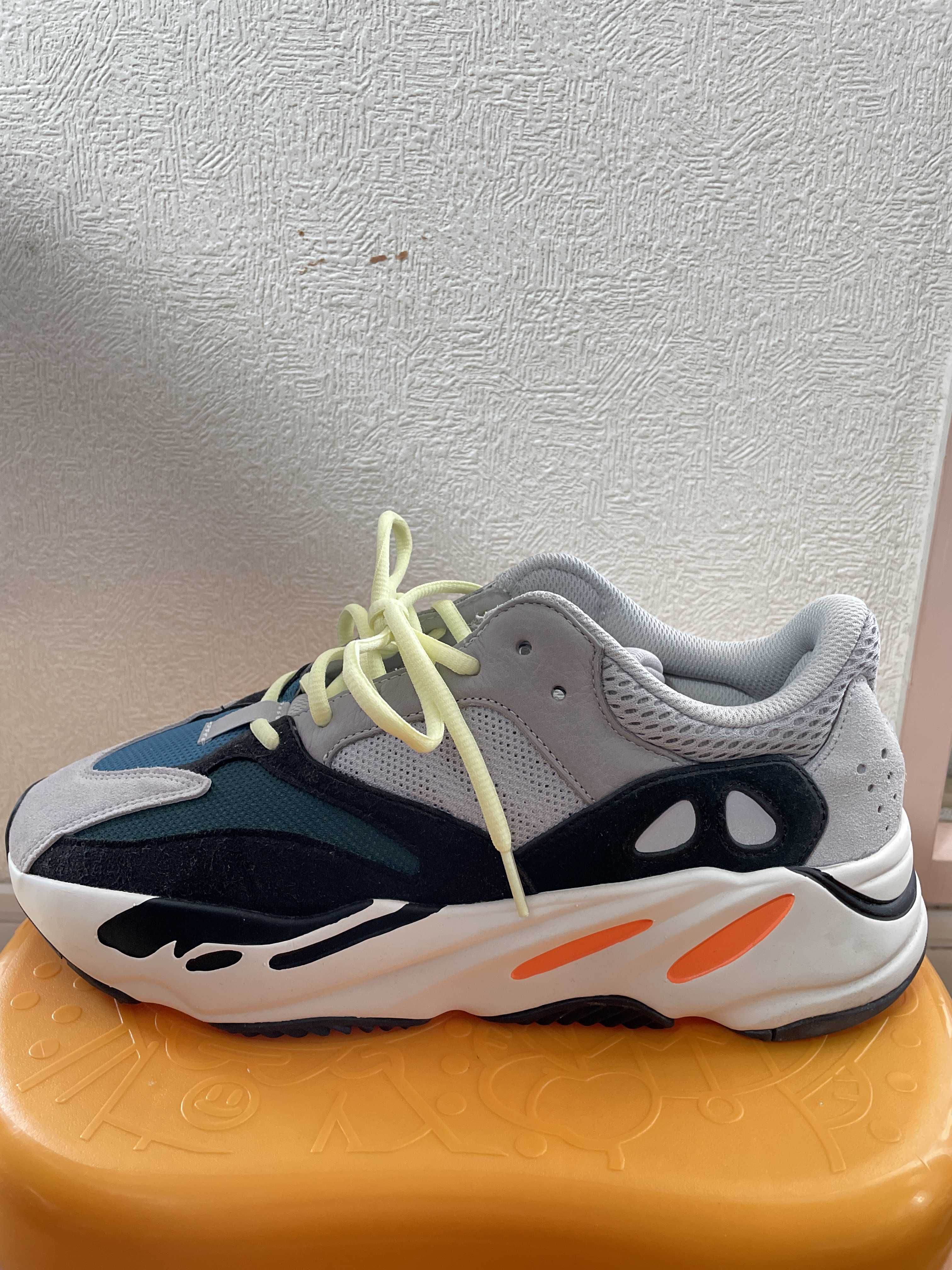 adidas YEEZY Boost 700 "Wave Runner"